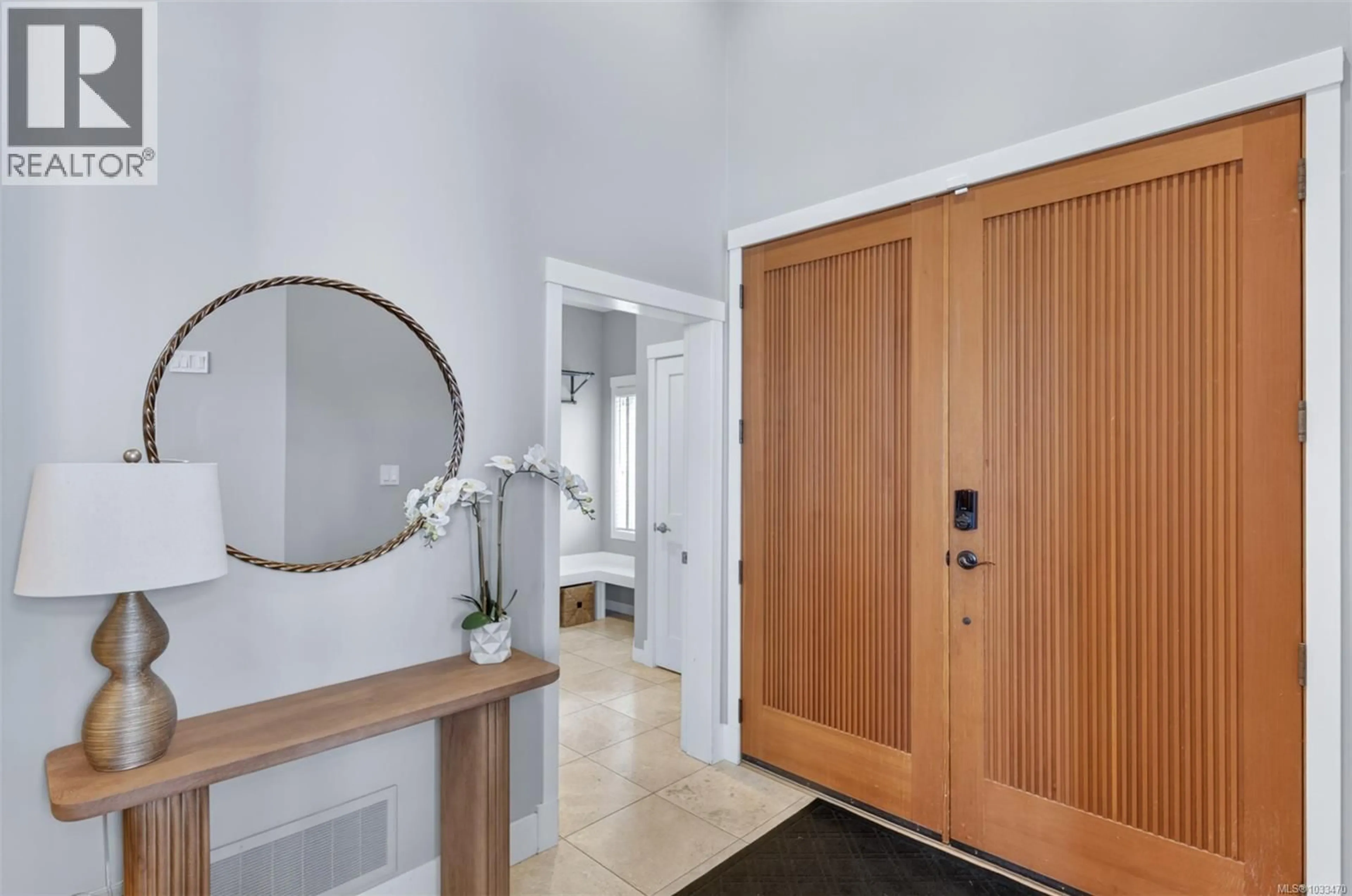 Indoor entryway for 5676 MUGGIES WAY, Nanaimo British Columbia V9V1W2