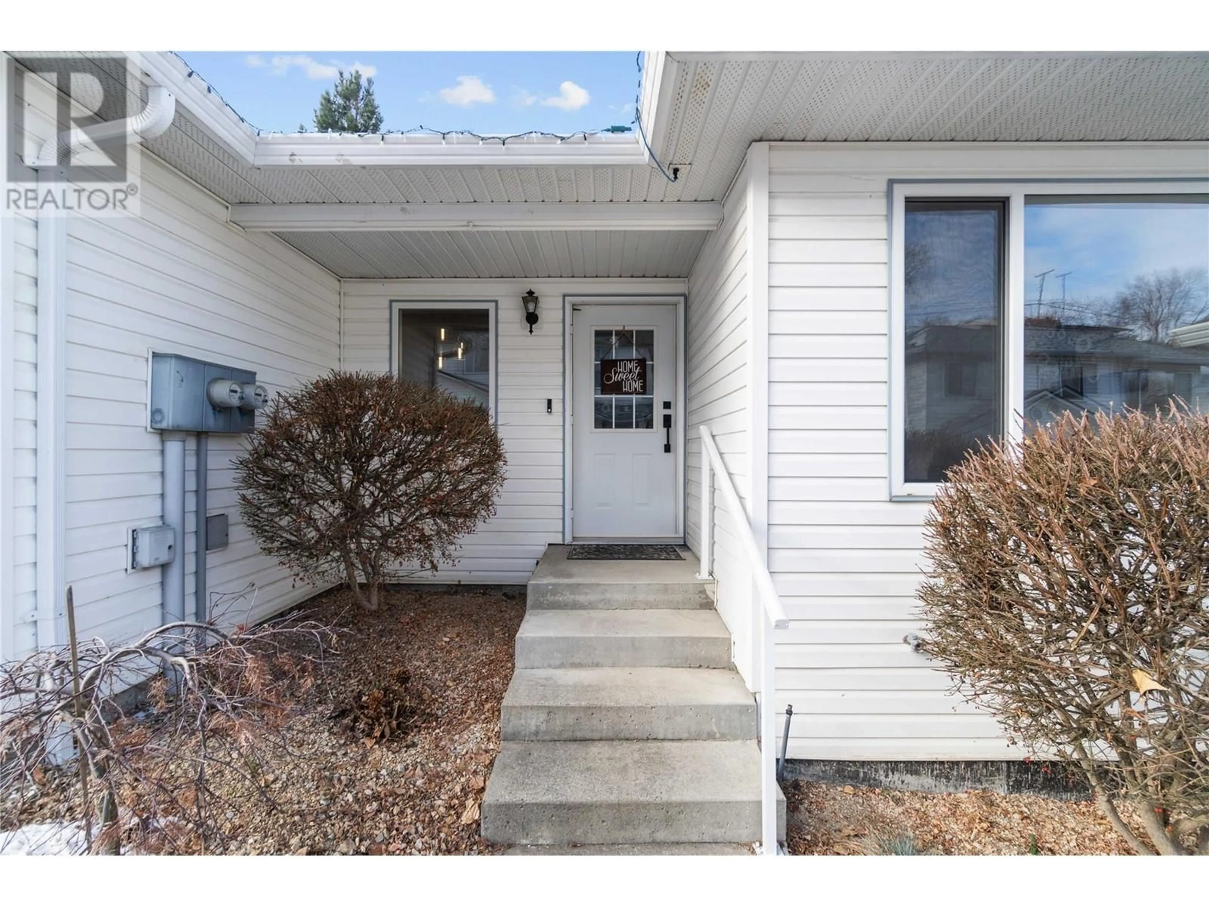 Indoor entryway for 1801 53 Avenue Unit# 121, Vernon British Columbia V1T4E7