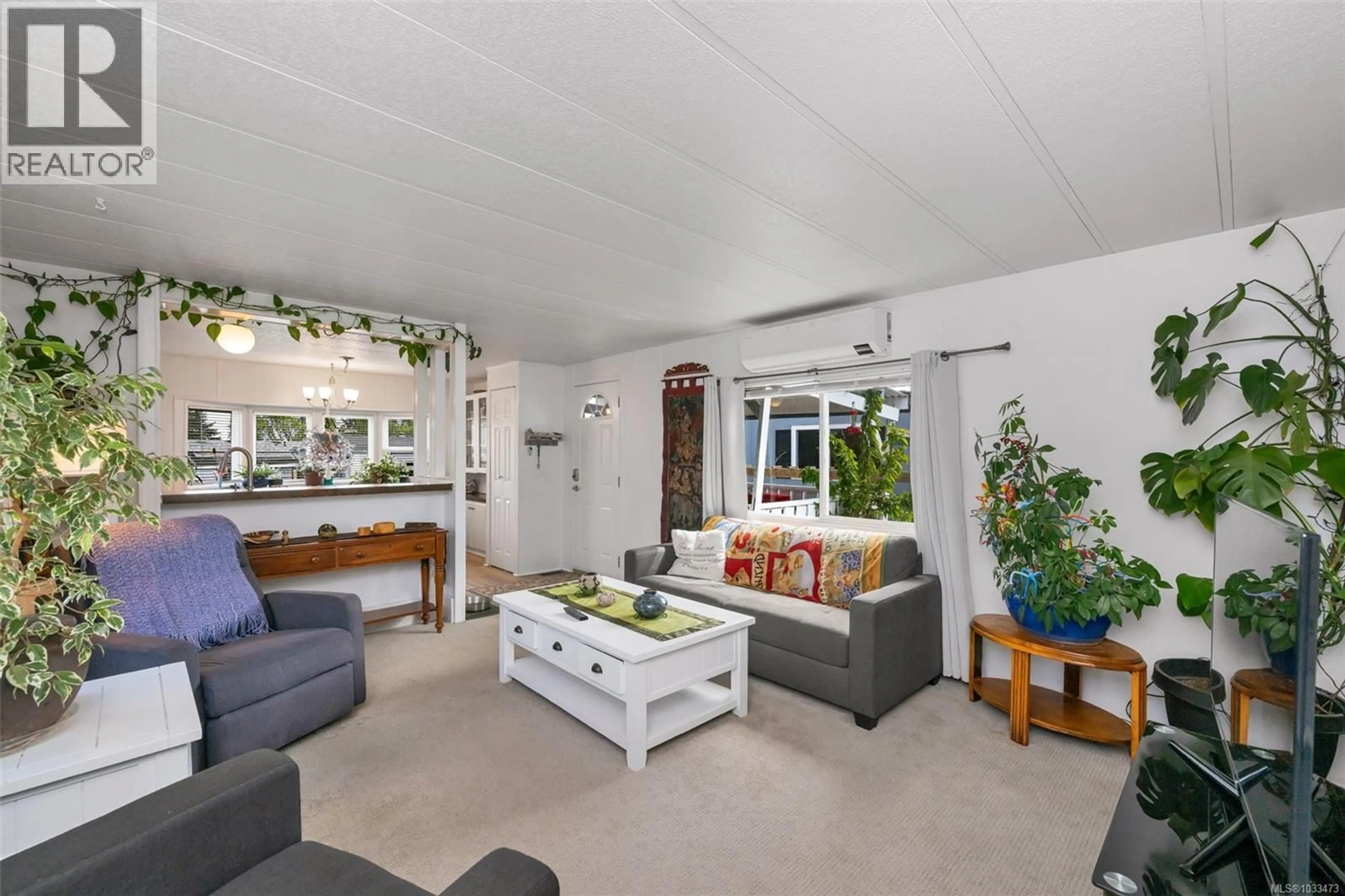 Living room with furniture, unknown for 4 - 1498 ADMIRALS ROAD, View Royal British Columbia V9A2R1