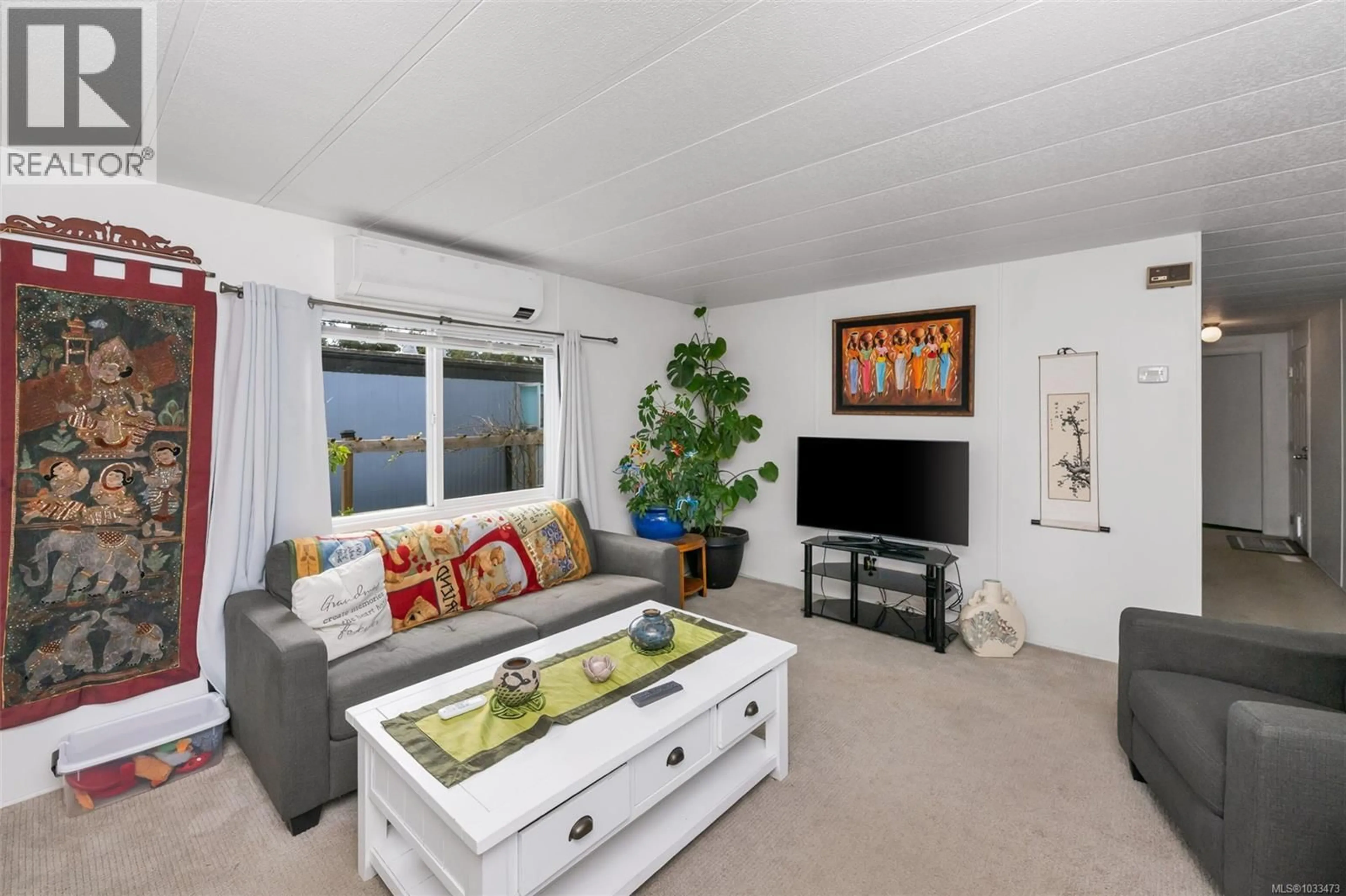Living room with furniture, unknown for 4 - 1498 ADMIRALS ROAD, View Royal British Columbia V9A2R1