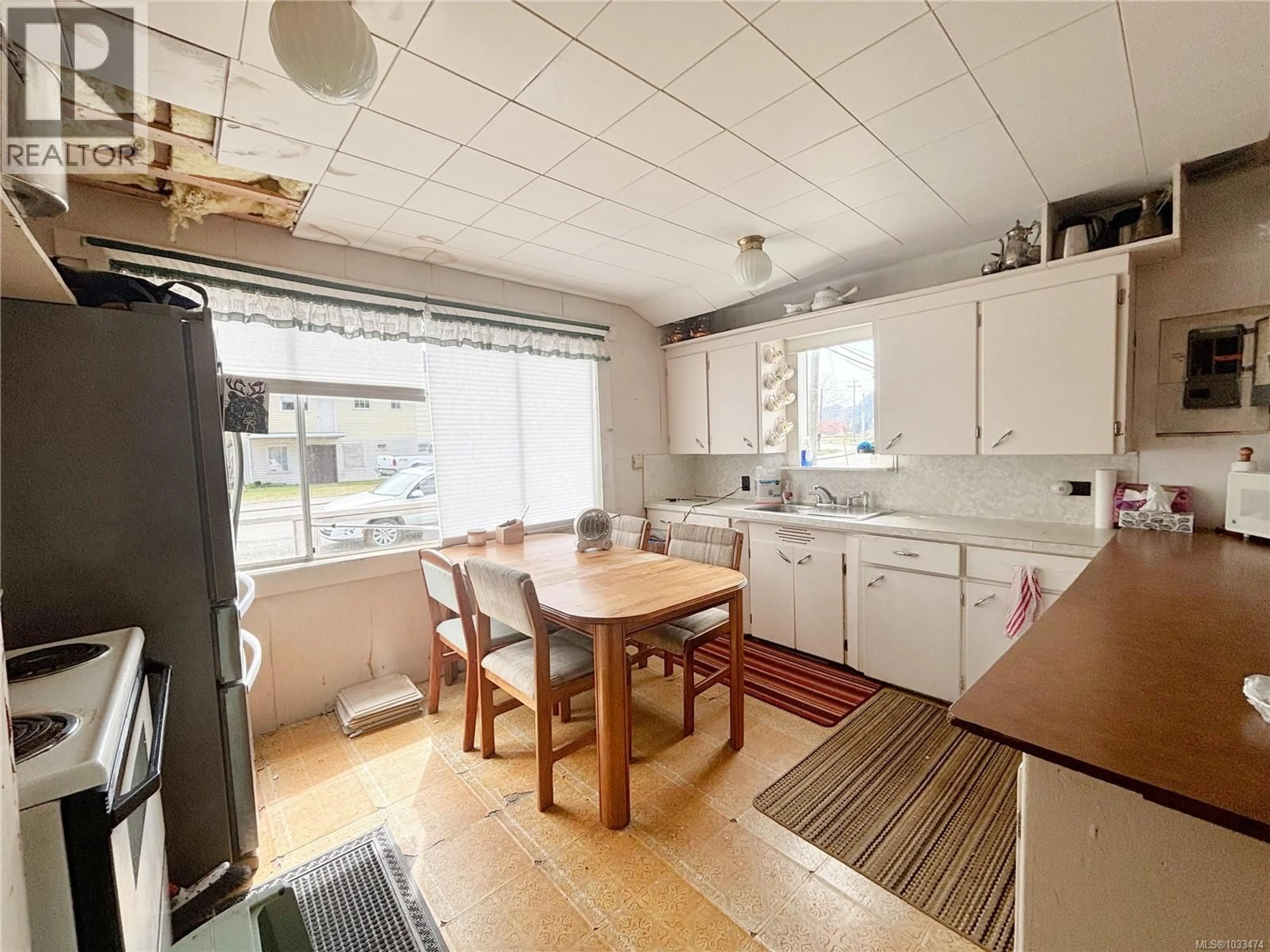 Standard kitchen, unknown for 134 ALPINE VIEW ROAD, Tahsis British Columbia V0P1X0