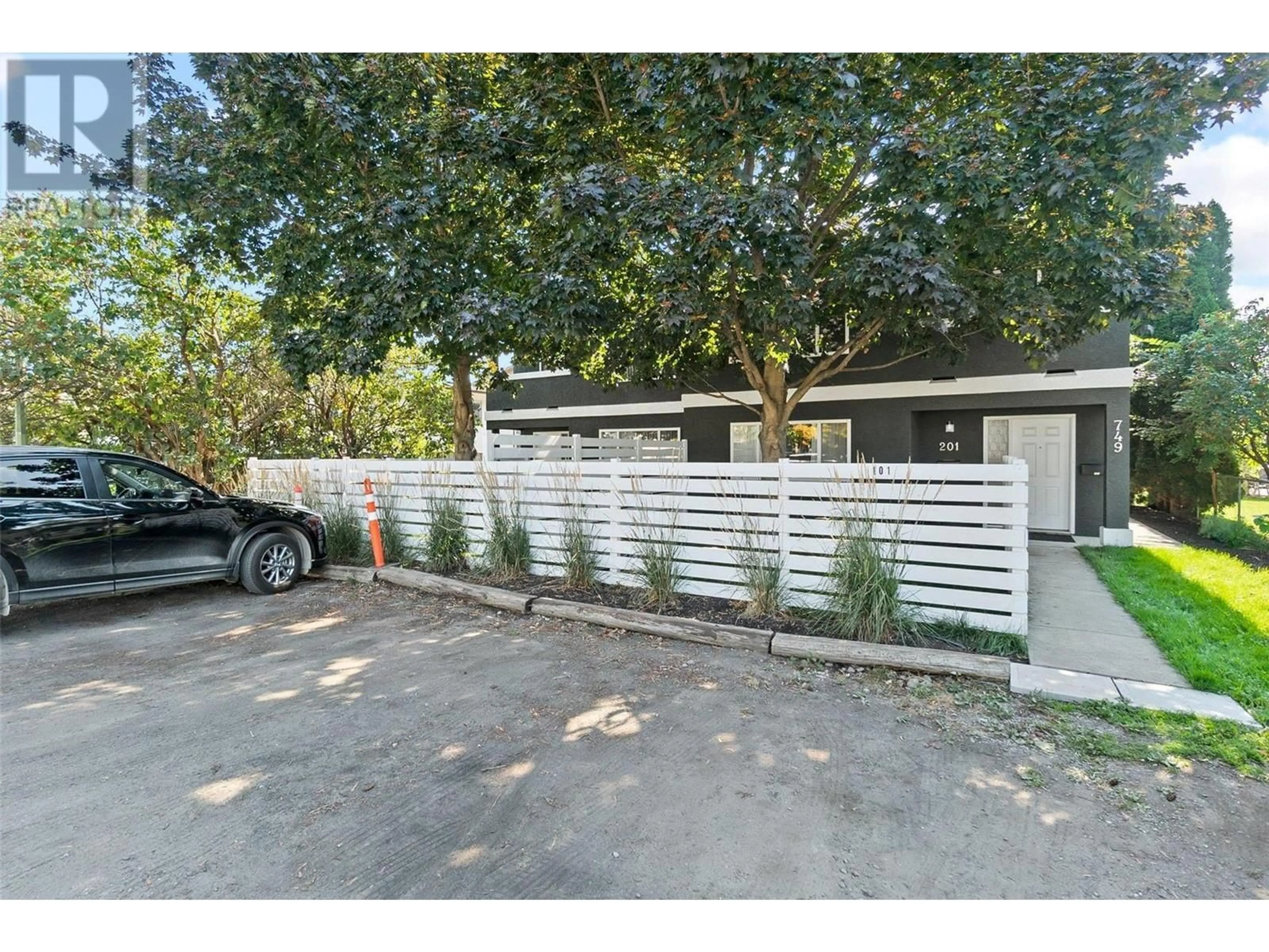 Unknown for 749 FRANCIS AVENUE, Kelowna British Columbia V1Y5G6