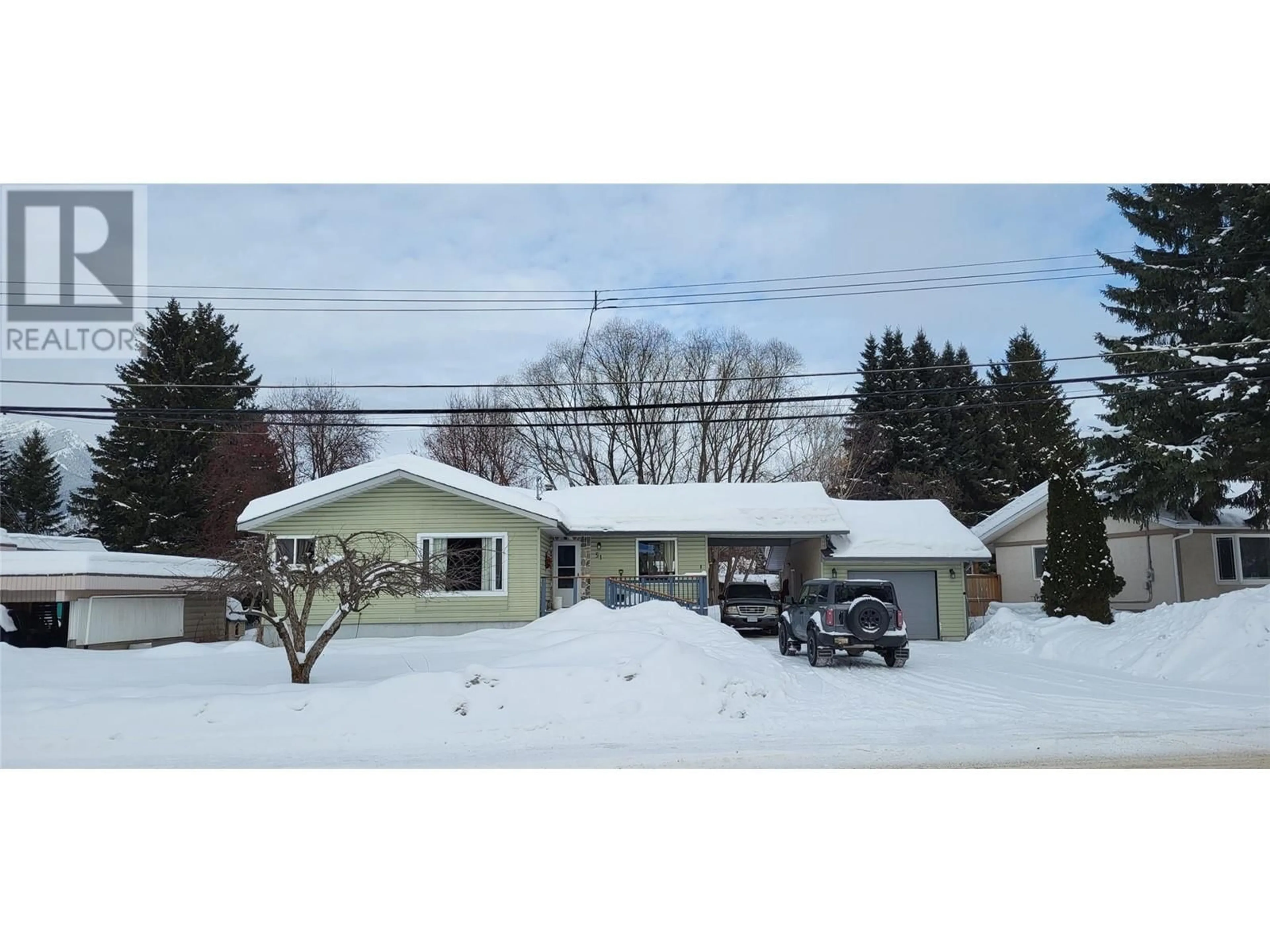 A pic from outside/outdoor area/front of a property/back of a property/a pic from drone, street for 51 PARK Avenue, Fernie British Columbia V0B1M3