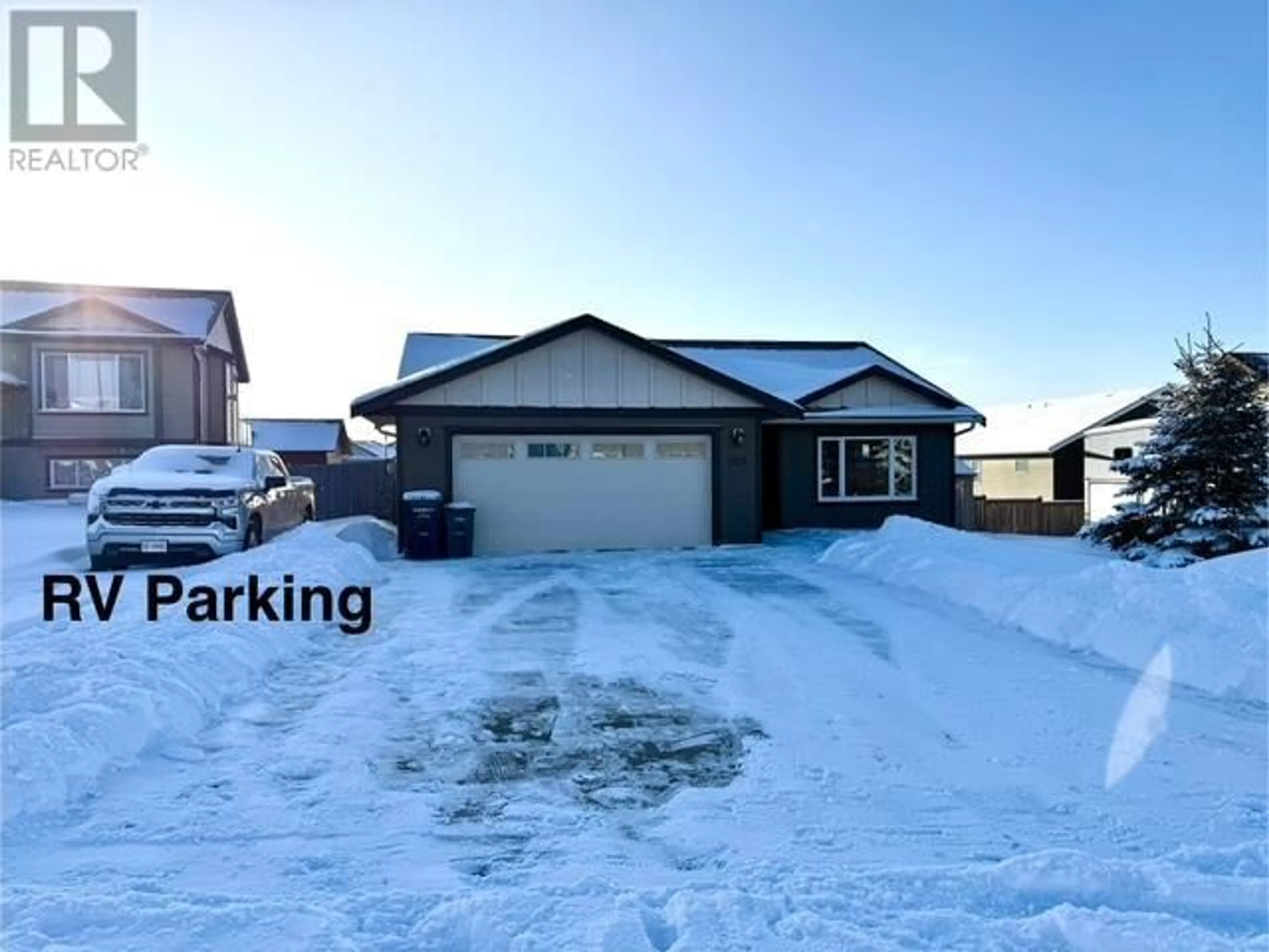 Parking for 1825 84 Avenue, Dawson Creek British Columbia V1G0E4