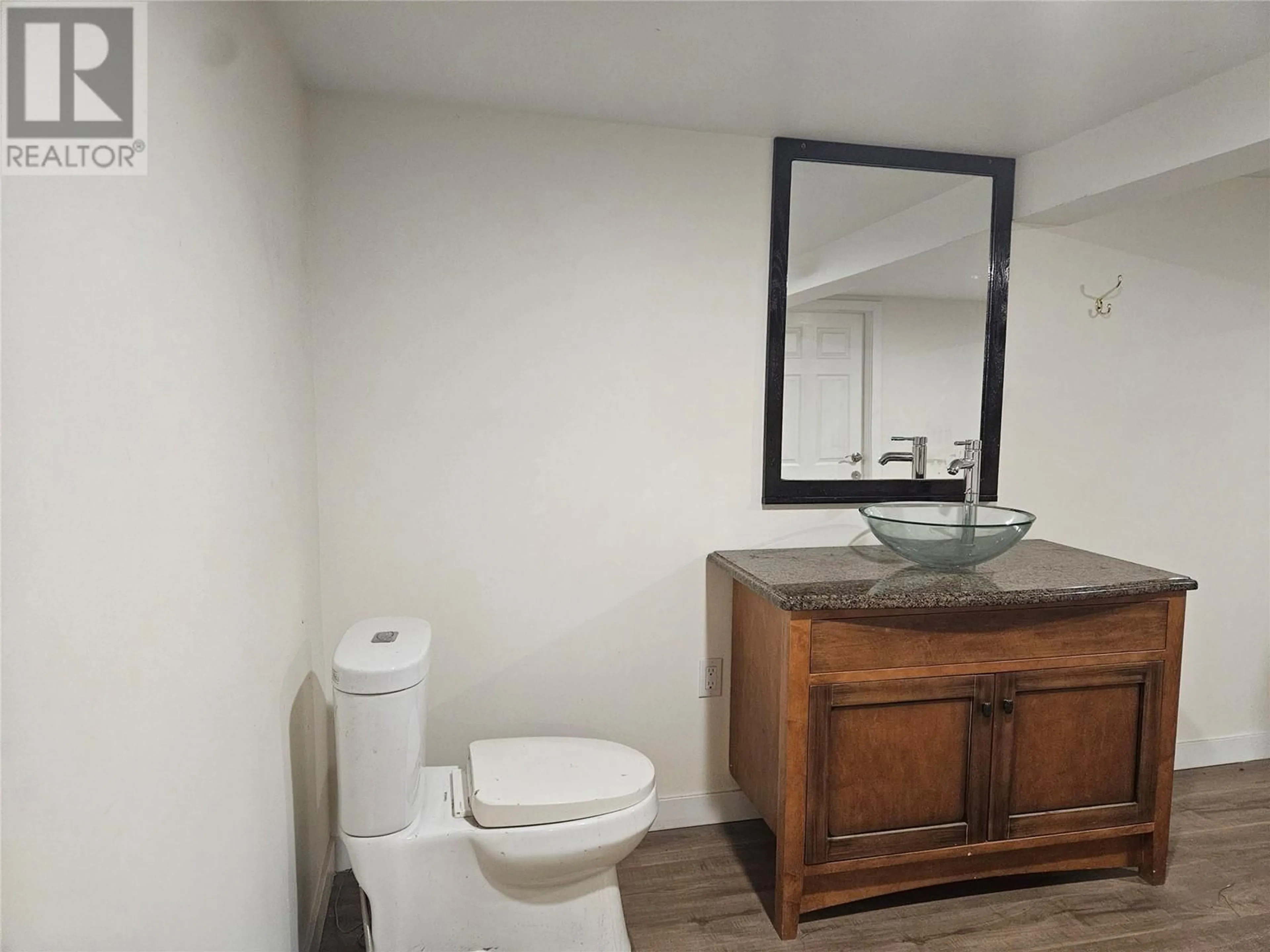Standard bathroom, unknown for 702 7TH AVENUE, Keremeos British Columbia V0X1N0