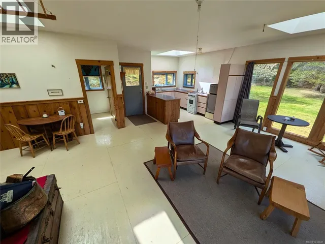 Lot B SCOTTIE BAY ROAD, Lasqueti Island 5