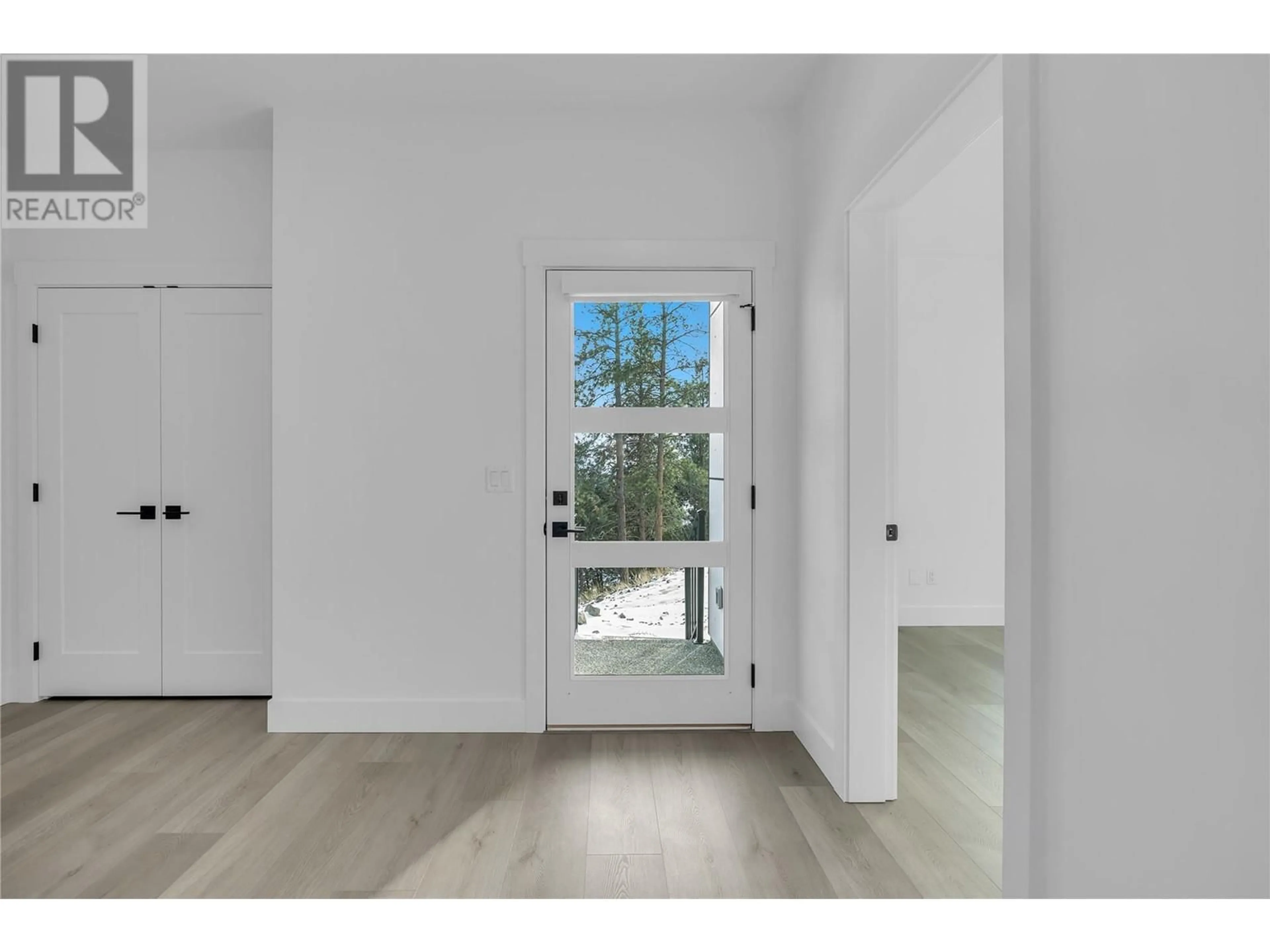 Indoor entryway for 2835 Canyon Crest Drive Unit# 10, West Kelowna British Columbia V4T0G8