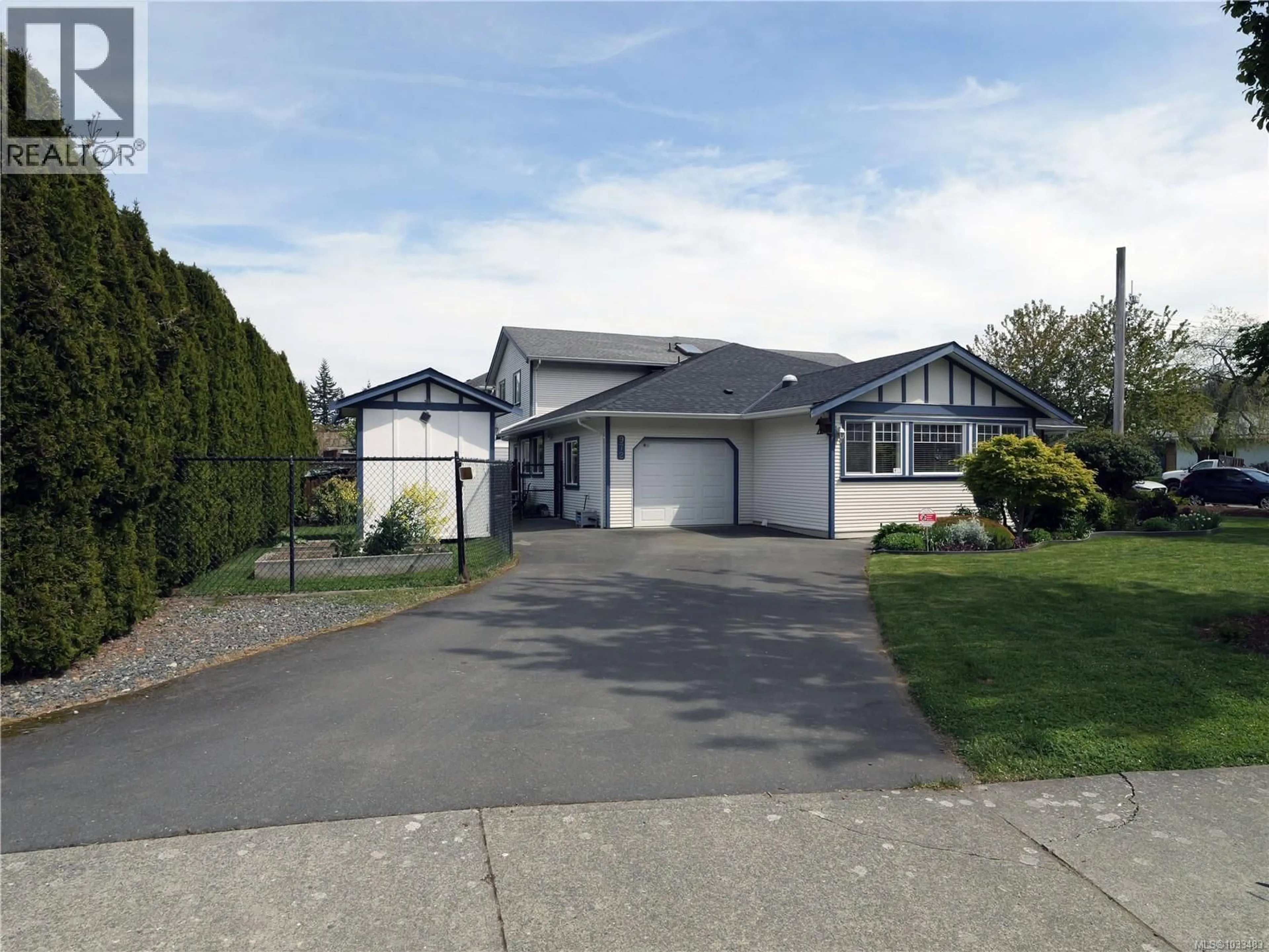 Home with vinyl exterior material, street for 972 WALFRED ROAD, Langford British Columbia V9C2P4