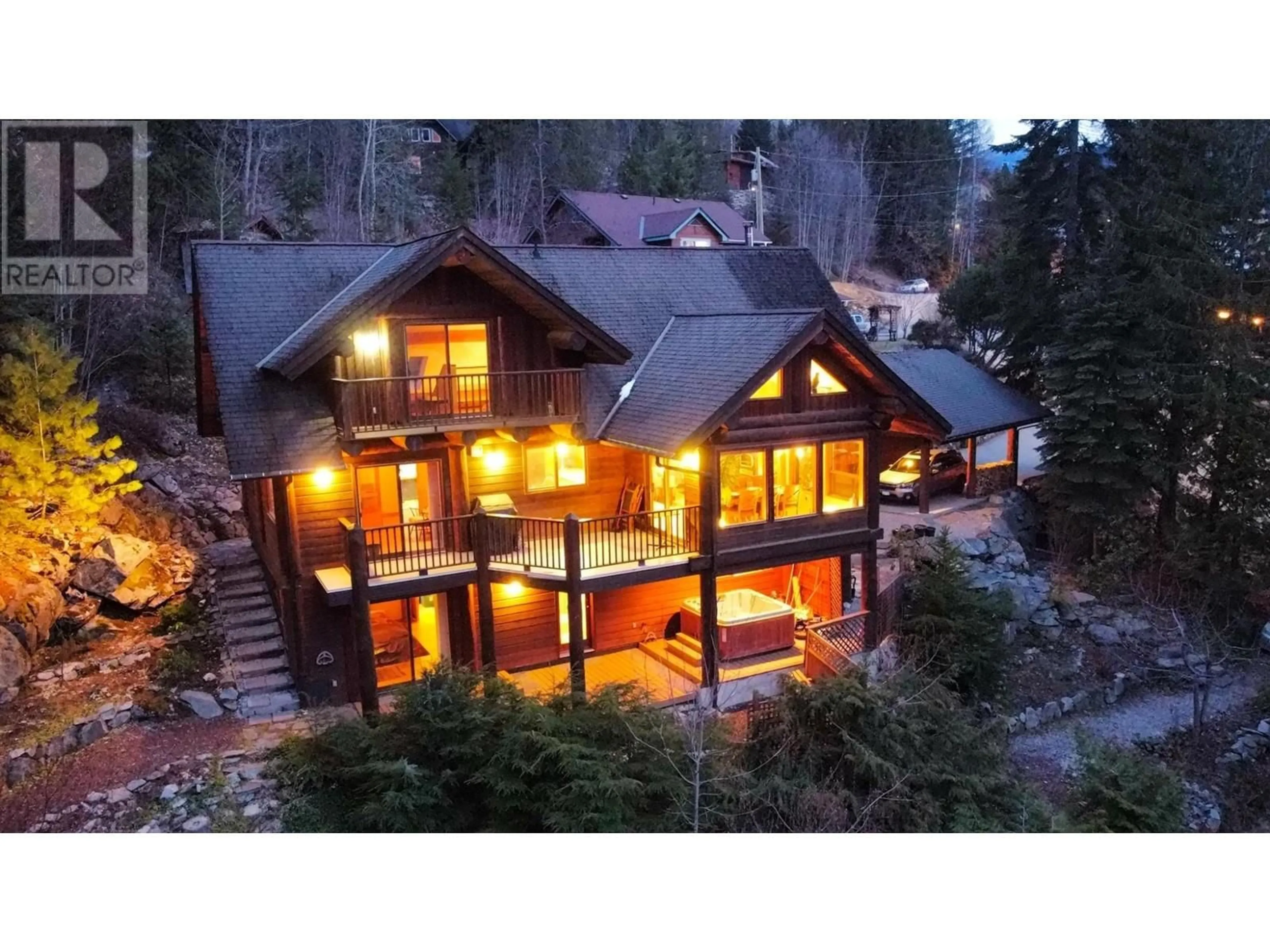 A pic from outside/outdoor area/front of a property/back of a property/a pic from drone, mountain view for 714 REGENT Street, Nelson British Columbia V1L6E5