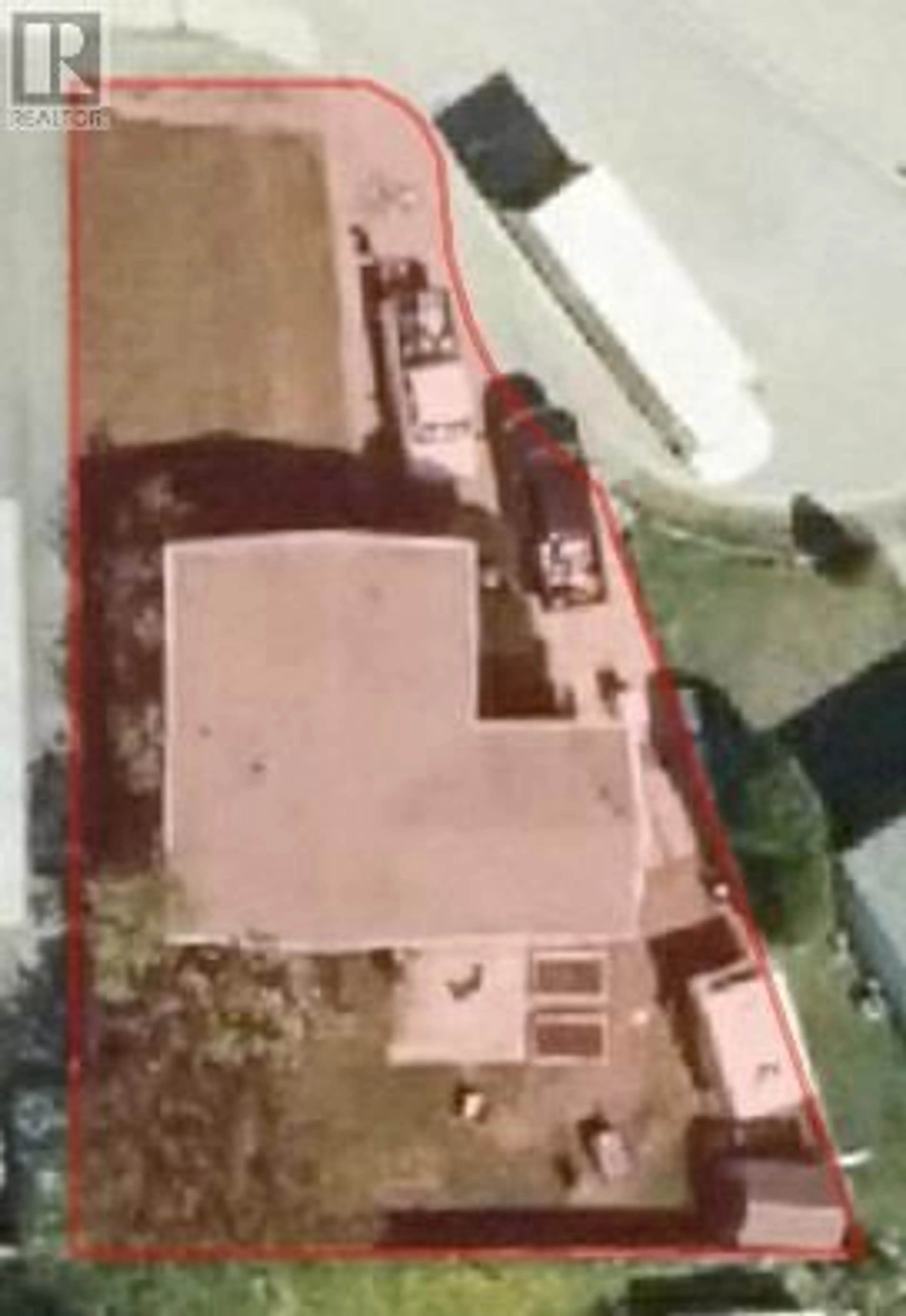 A pic from outside/outdoor area/front of a property/back of a property/a pic from drone, unknown for 1611 ELM STREET EAST, Kelowna British Columbia V1Y3X1
