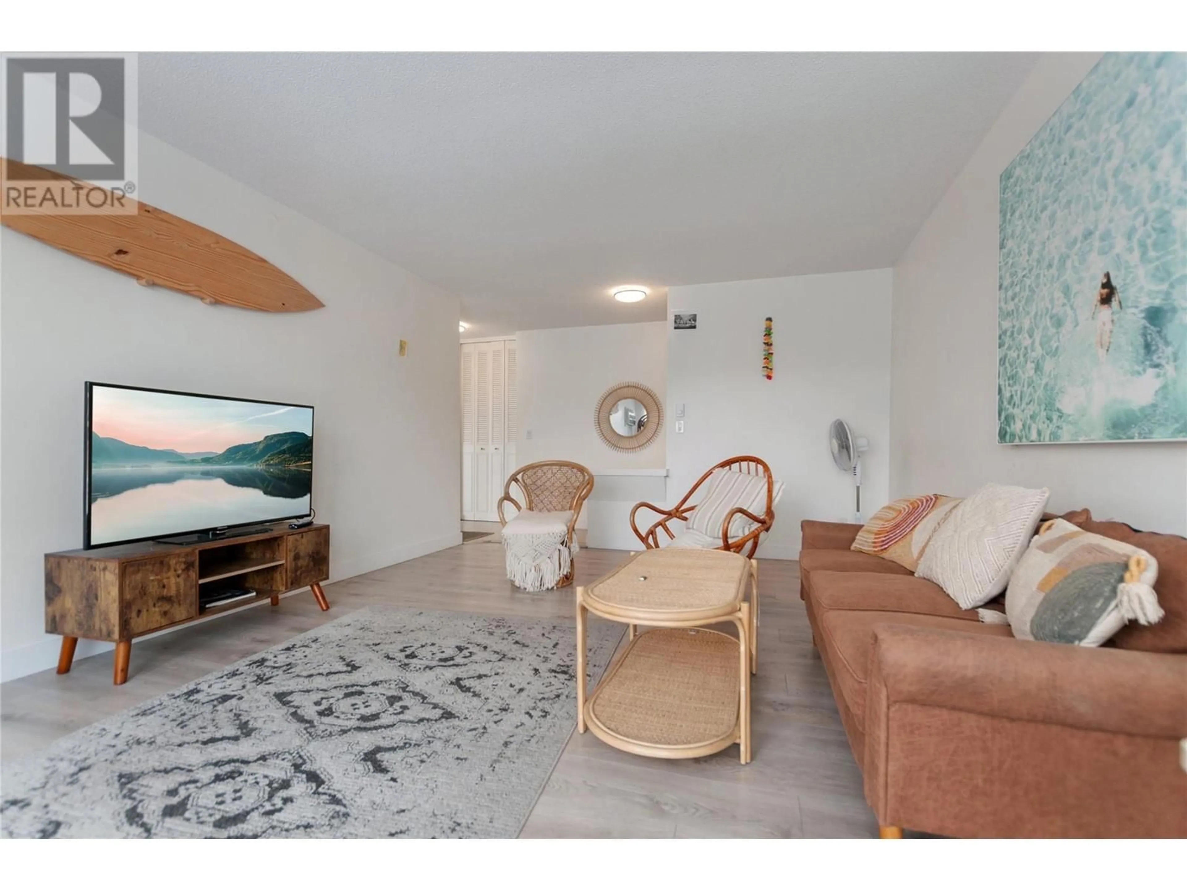 Living room with furniture, unknown for 1611 ELM STREET EAST, Kelowna British Columbia V1Y3X1
