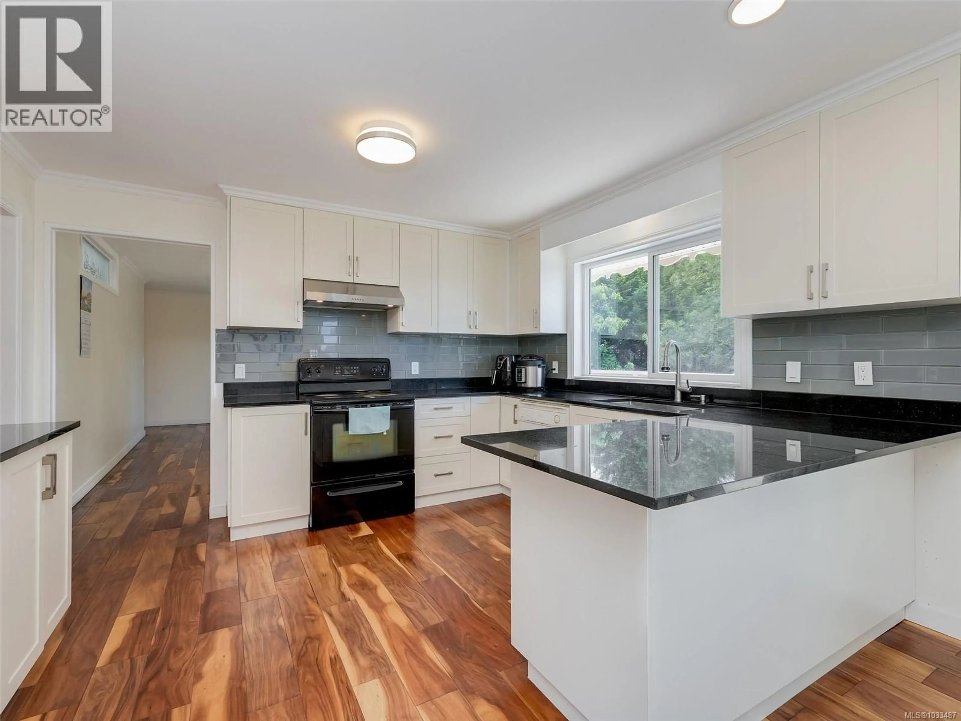 Open concept kitchen, unknown for 948 MCKENZIE AVENUE, Saanich British Columbia V8X3G5