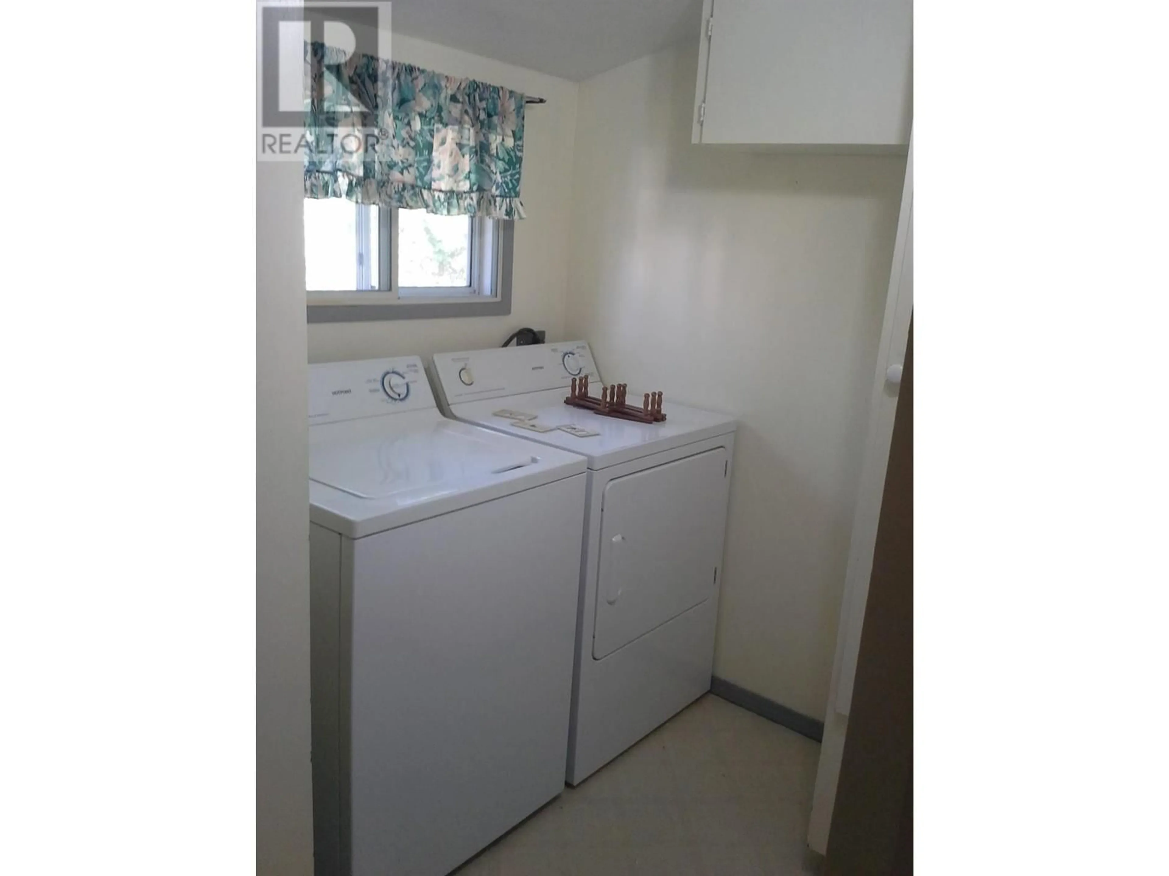 Laundry room for 1422 MURDOCH Street, Creston British Columbia V0B1G4