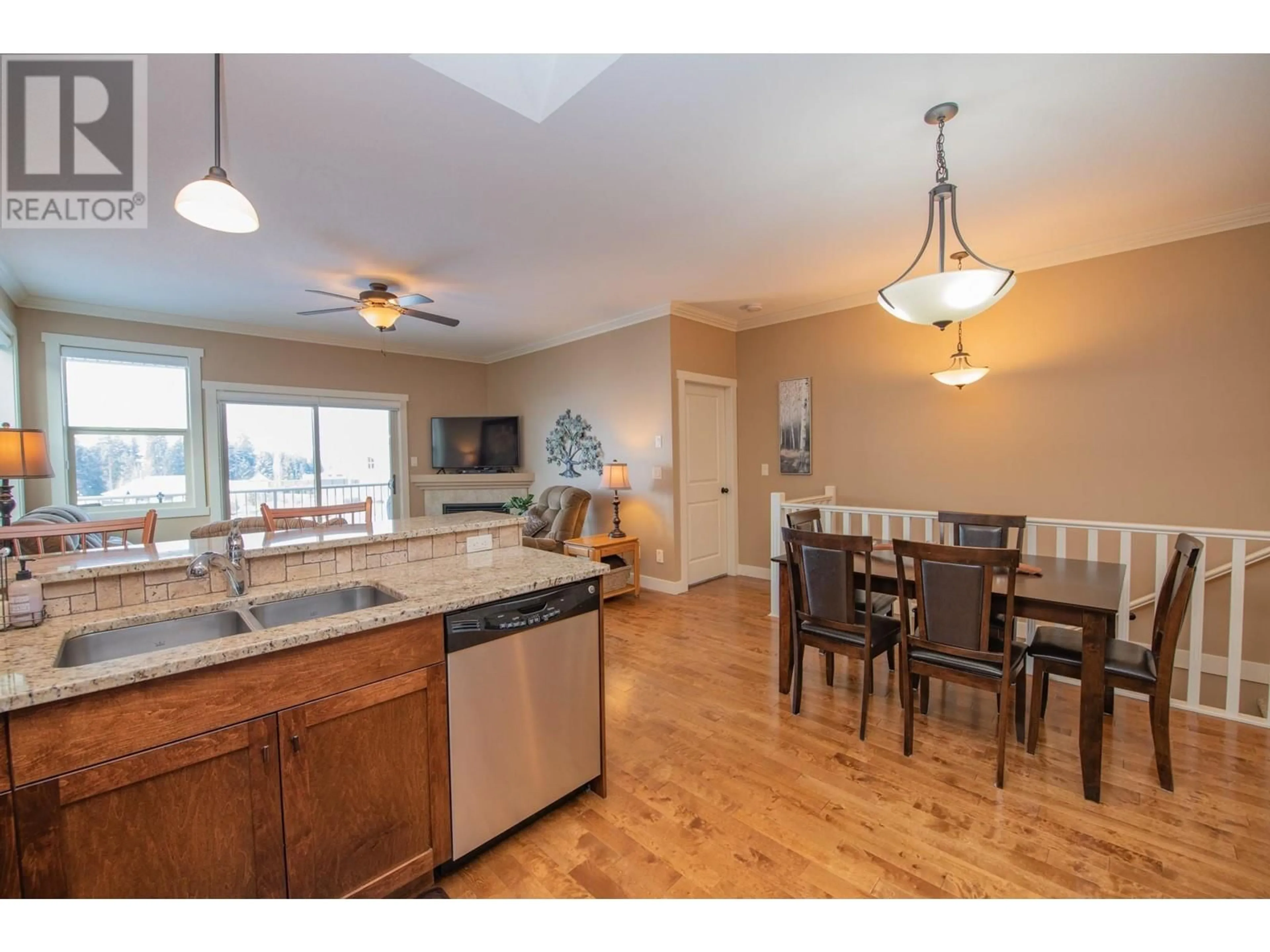 Open concept kitchen, unknown for 2751 15 Avenue NE Unit# 36, Salmon Arm British Columbia V1E0B5