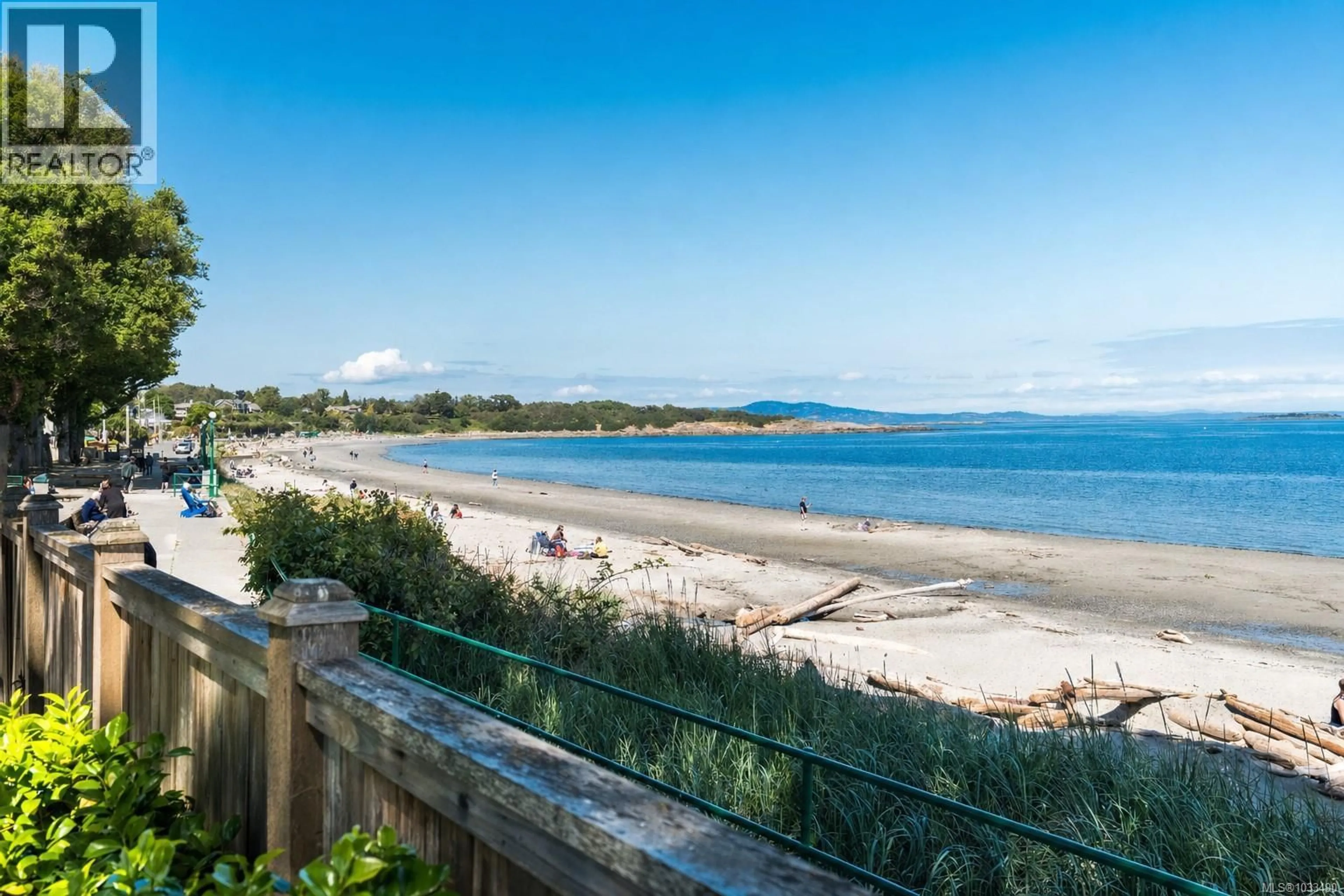 A pic from outside/outdoor area/front of a property/back of a property/a pic from drone, water/lake/river/ocean view for 2170 ESPLANADE, Oak Bay British Columbia V8R2W1