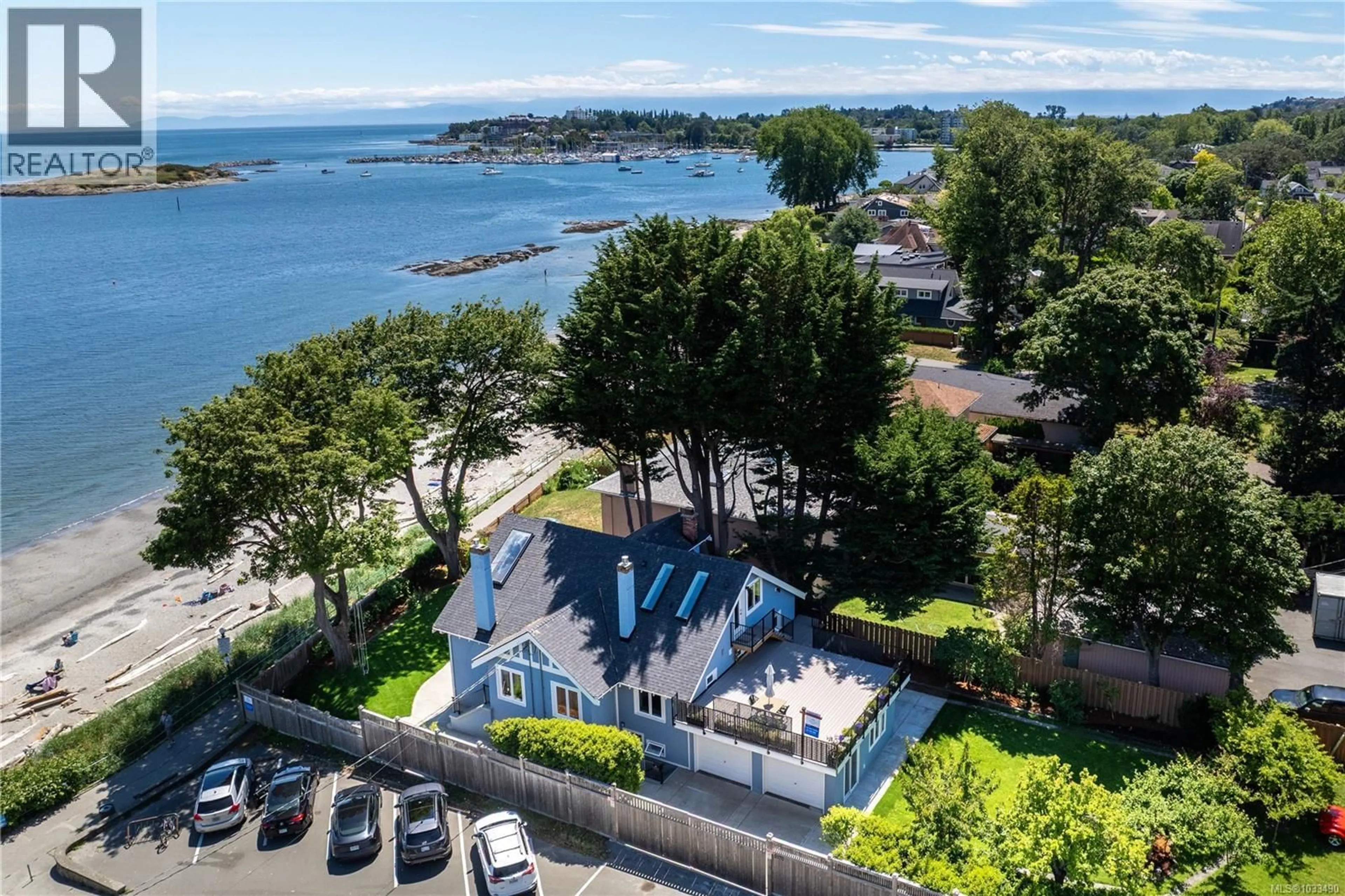 A pic from outside/outdoor area/front of a property/back of a property/a pic from drone, water/lake/river/ocean view for 2170 ESPLANADE, Oak Bay British Columbia V8R2W1