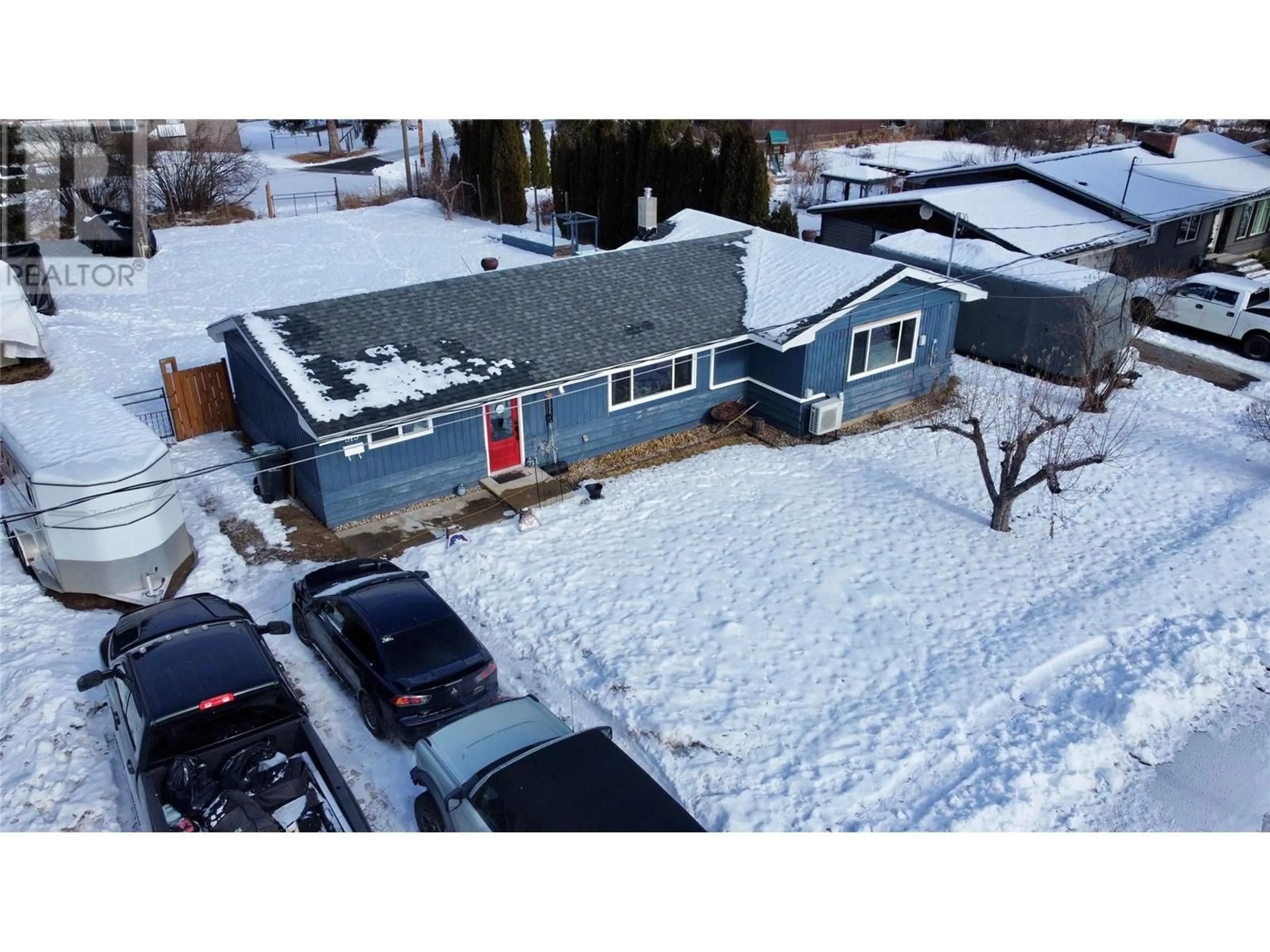 A pic from outside/outdoor area/front of a property/back of a property/a pic from drone, street for 515 105TH Street, Castlegar British Columbia V1N3G7