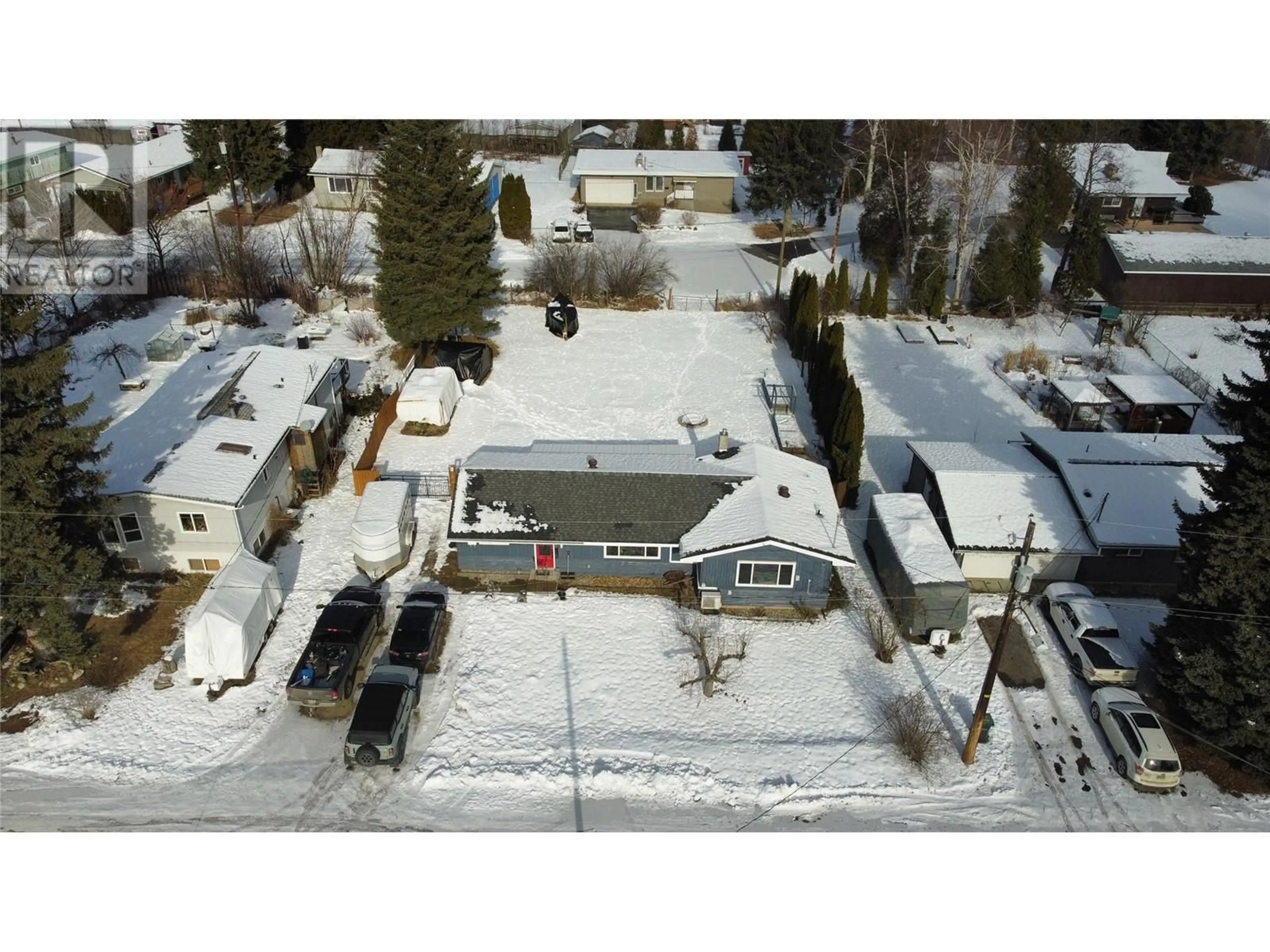 A pic from outside/outdoor area/front of a property/back of a property/a pic from drone, street for 515 105TH Street, Castlegar British Columbia V1N3G7