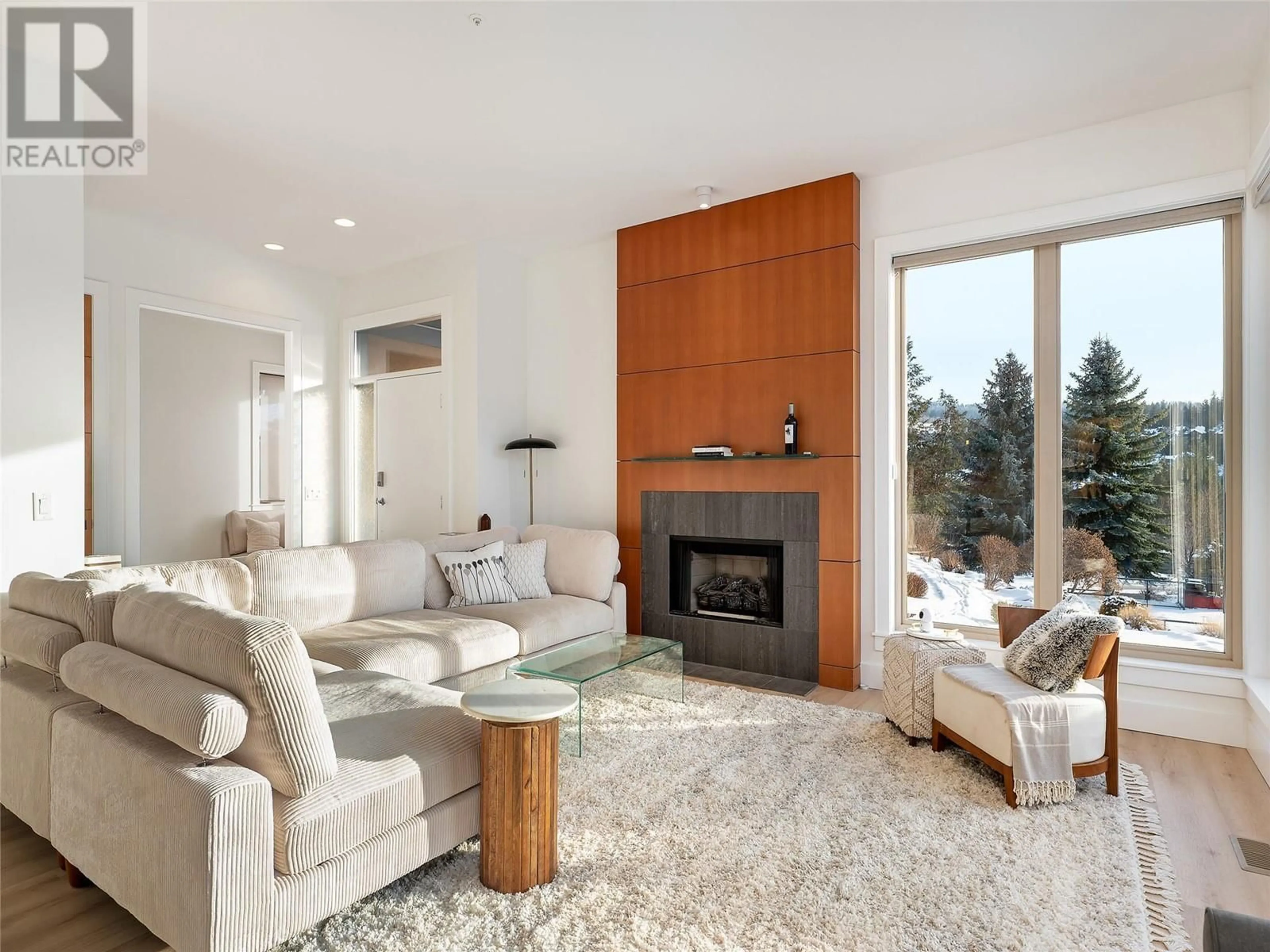 Living room with furniture, unknown for 3 - 101 FALCON POINT WAY, Vernon British Columbia V1H1V4