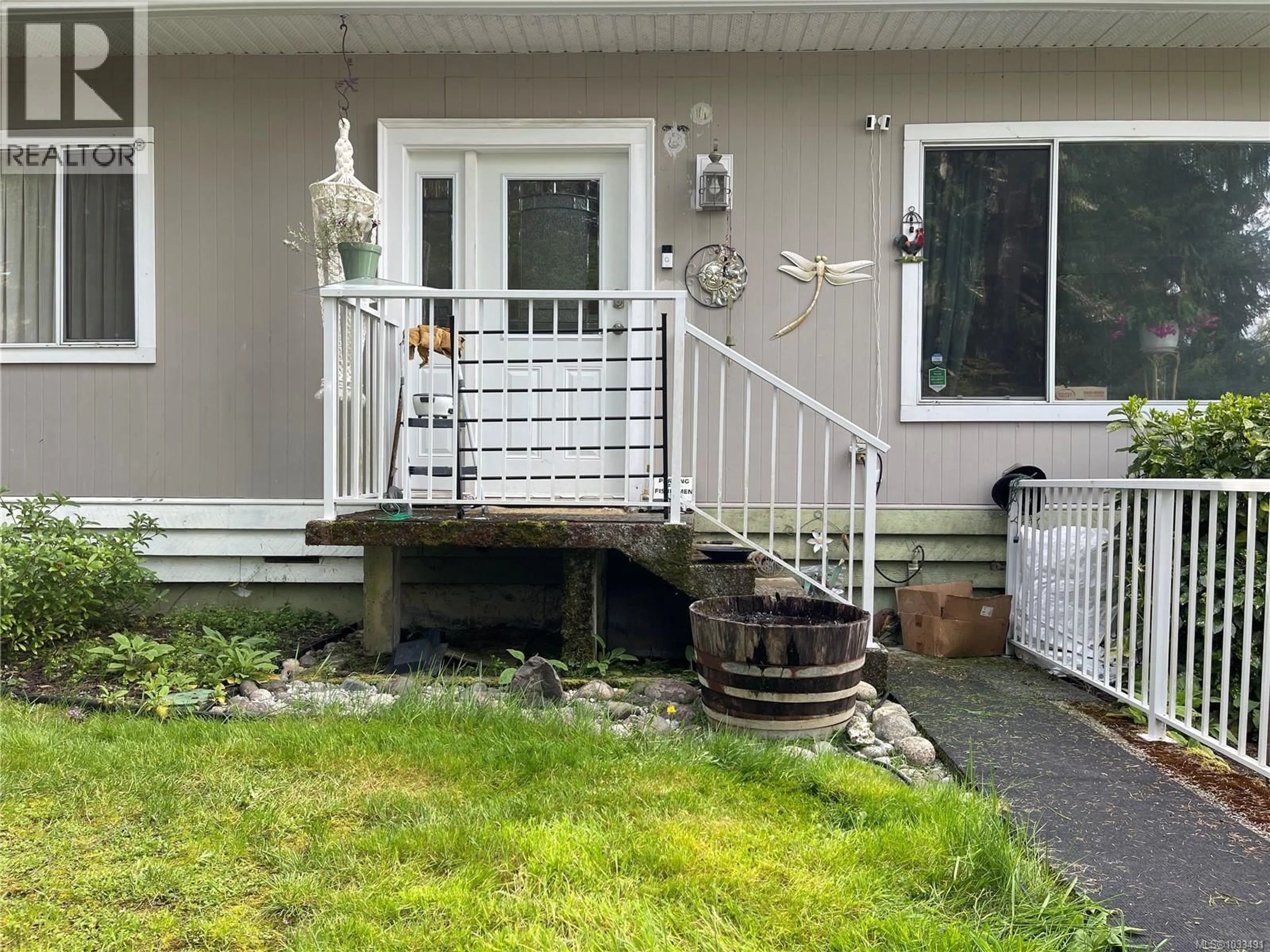 Patio, street for 6351 RENTON ROAD NORTH, Port Alberni British Columbia V9Y8S8