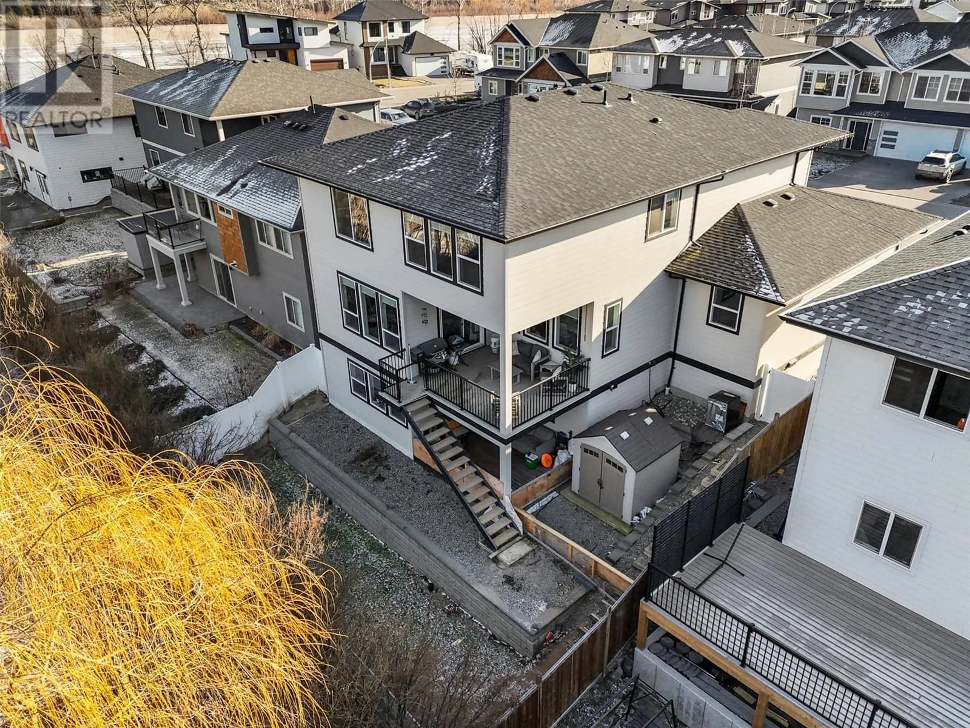 A pic from outside/outdoor area/front of a property/back of a property/a pic from drone, city buildings view from balcony for 2710 BEACHMOUNT Crescent, Kamloops British Columbia V2B0E6