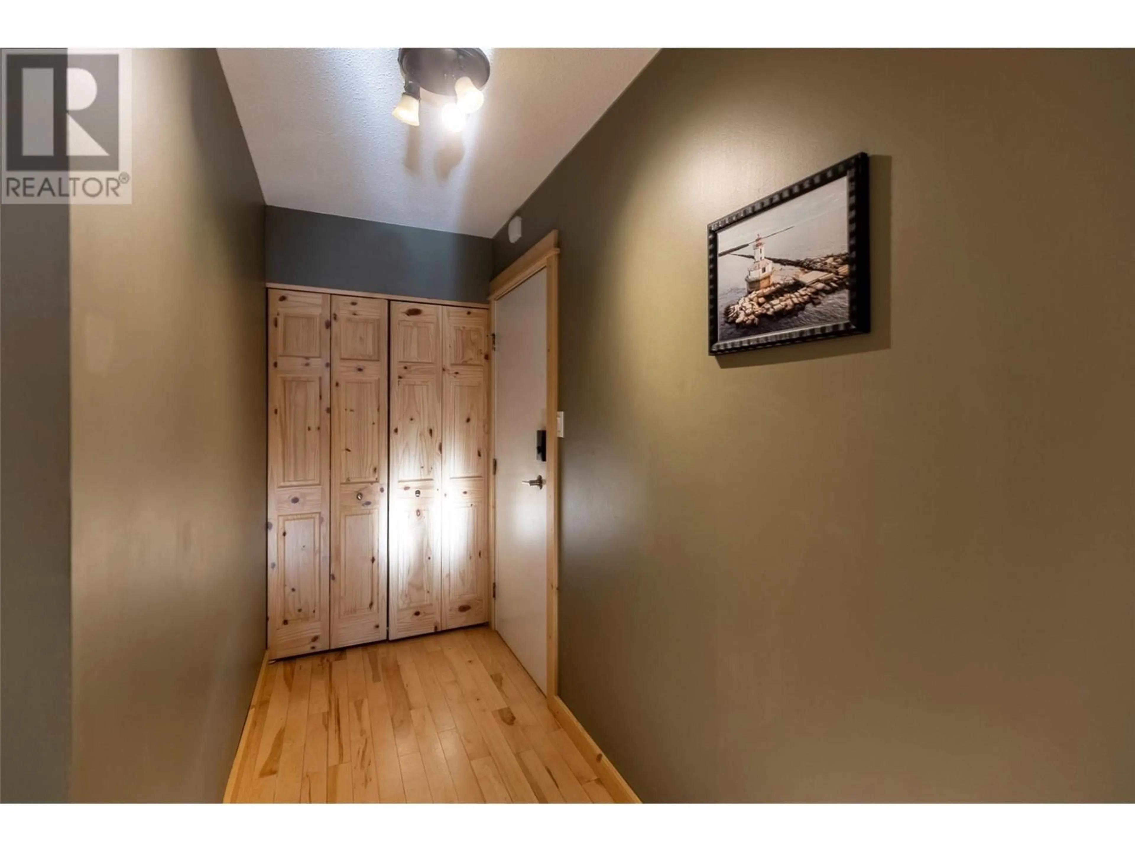 Indoor entryway for 30 Ridgemont Avenue Unit# 305, Fernie British Columbia V0B1M2