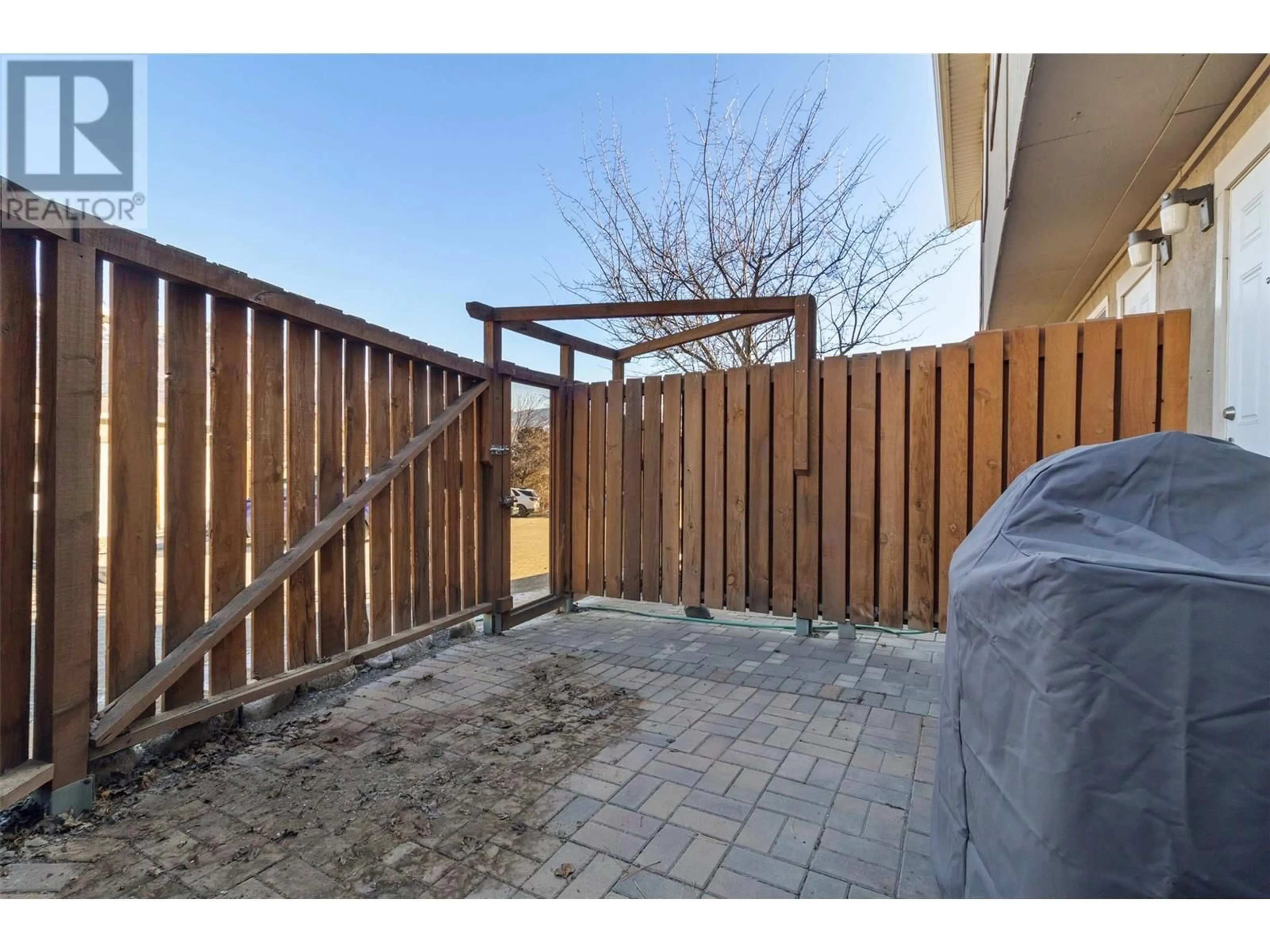 Patio, street for 870 MCQUEEN Drive Unit# 113, Kamloops British Columbia V2B7X9