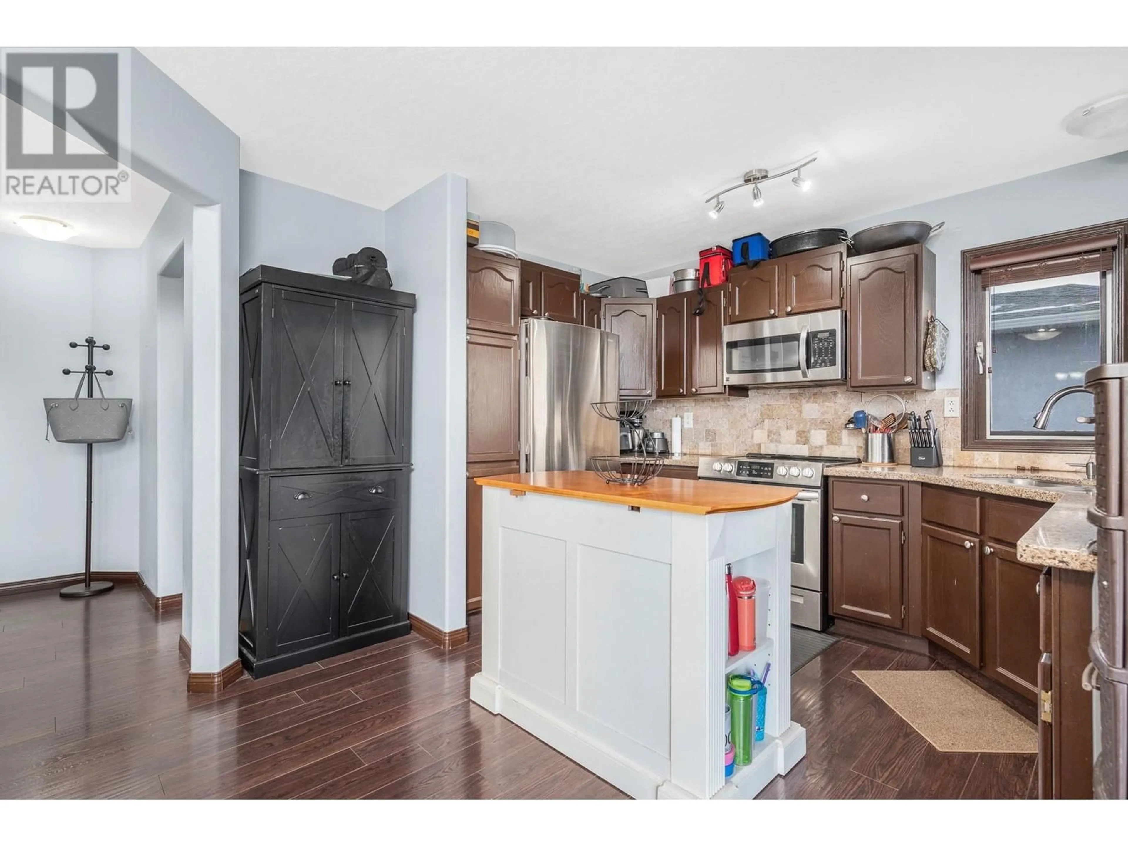 Open concept kitchen, unknown for 4317 Wellington Drive, Vernon British Columbia V1T9A6