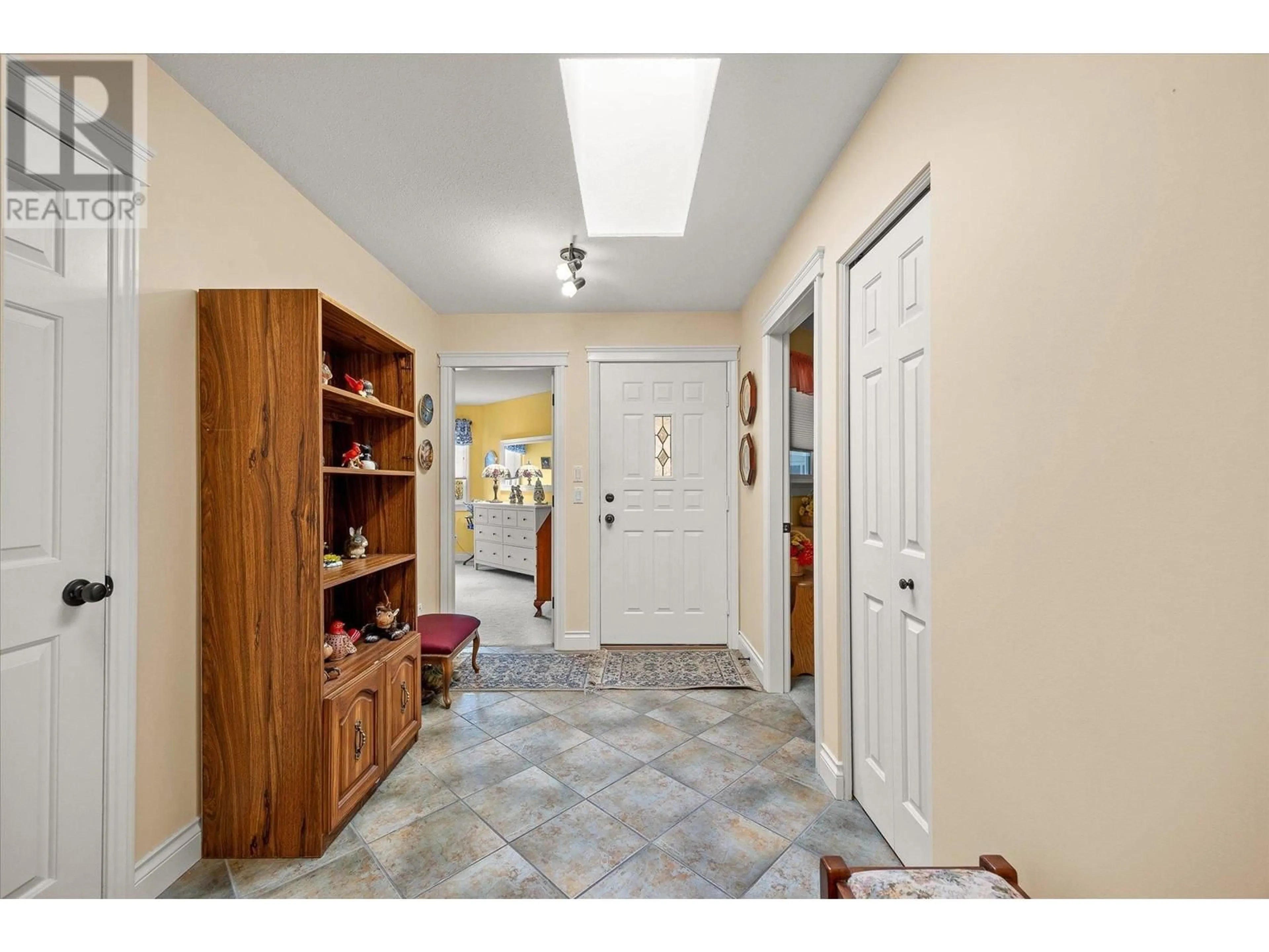 Indoor entryway for 1209 Brookside Avenue Unit# 5, Kelowna British Columbia V1Y5T5