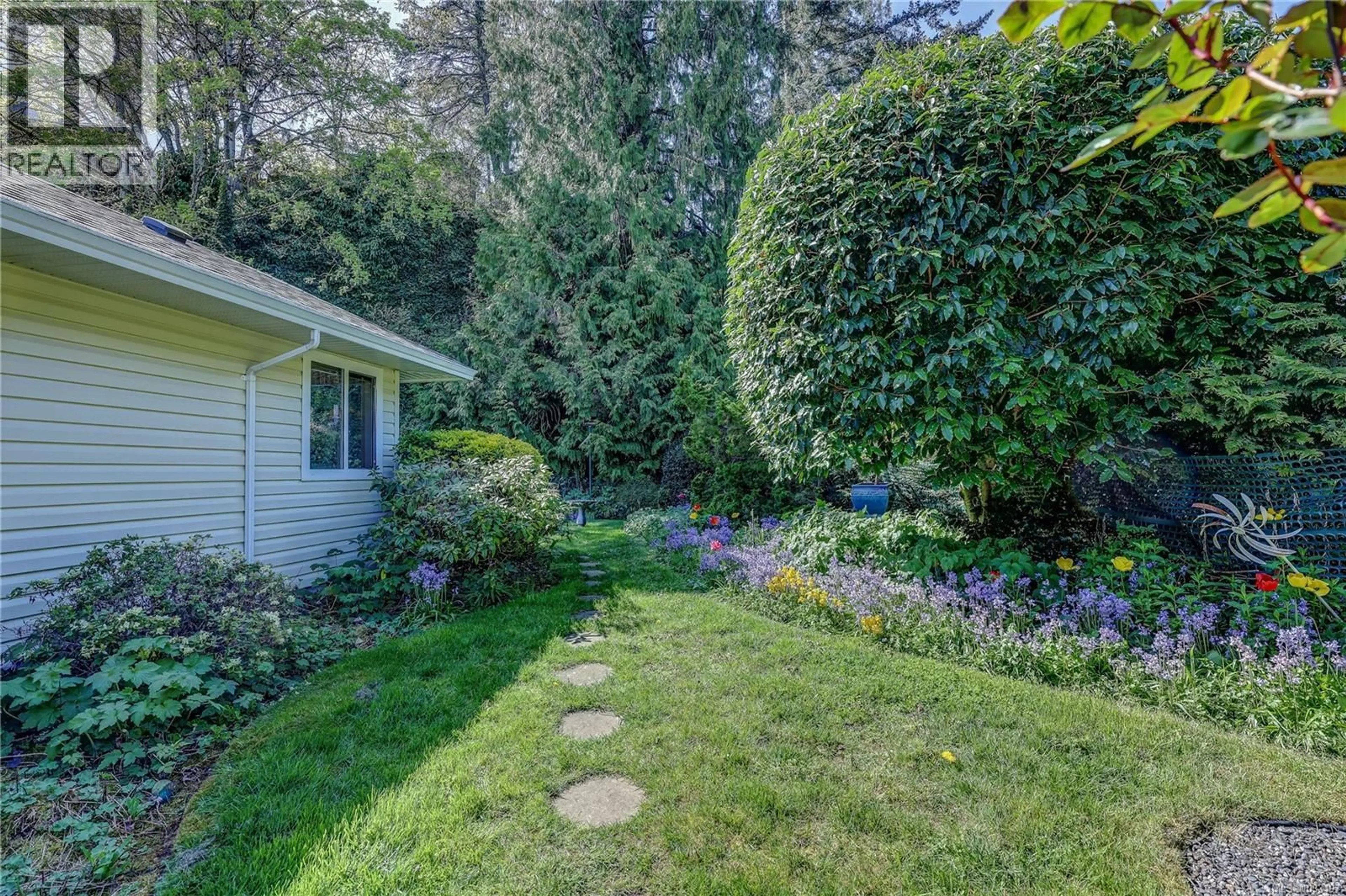 Patio, unknown for 1402 ROSE ANN DRIVE, Nanaimo British Columbia V9T3Z3