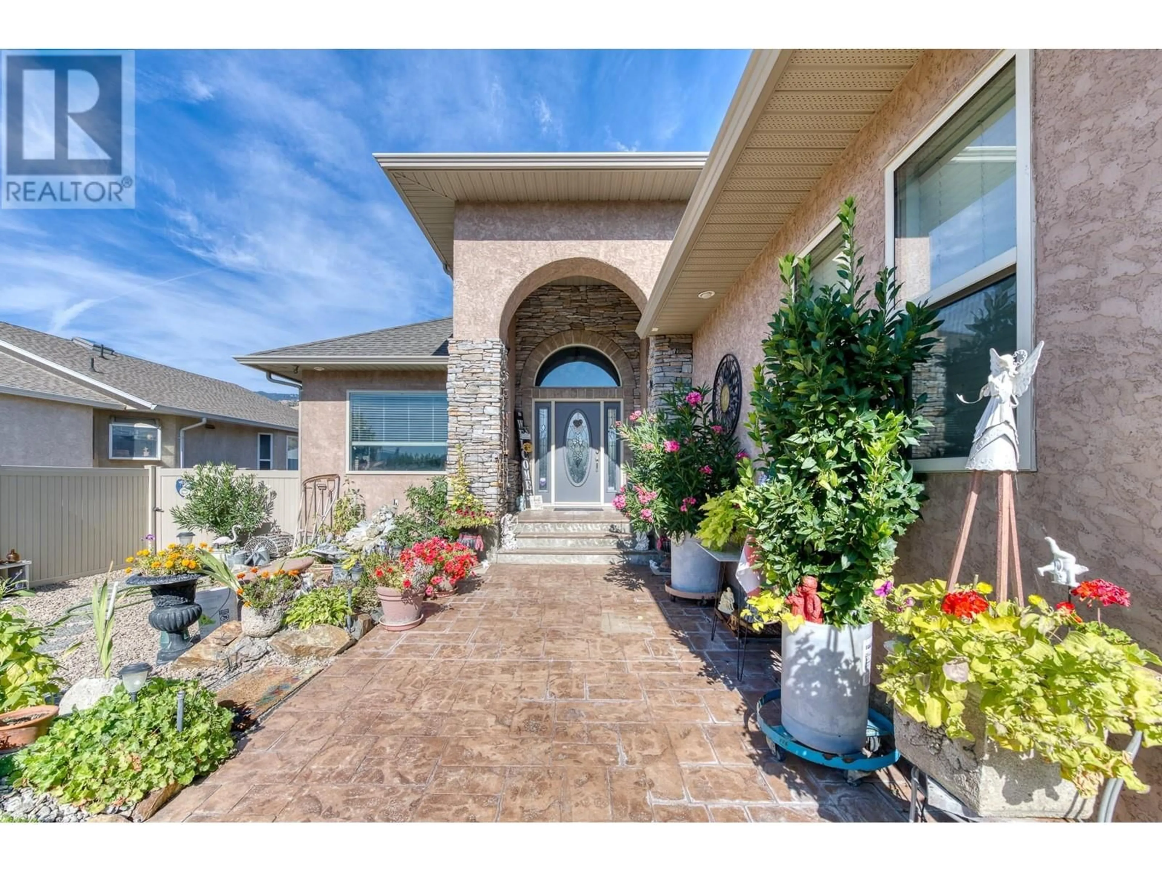 Indoor entryway for 1124 Fairview Road, Oliver British Columbia V0H1T1