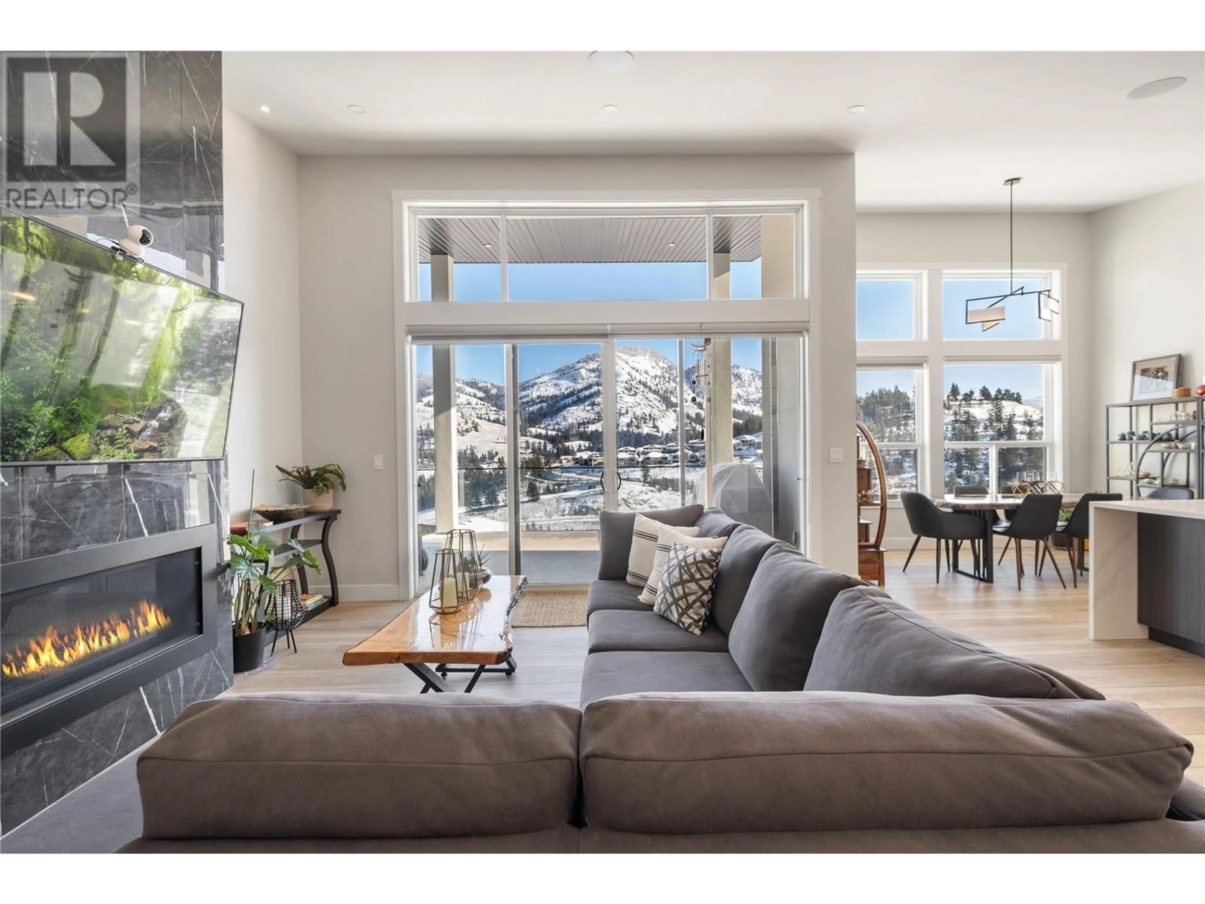 Living room with furniture, unknown for 869 CARNOUSTIE DRIVE, Kelowna British Columbia V1P0A3