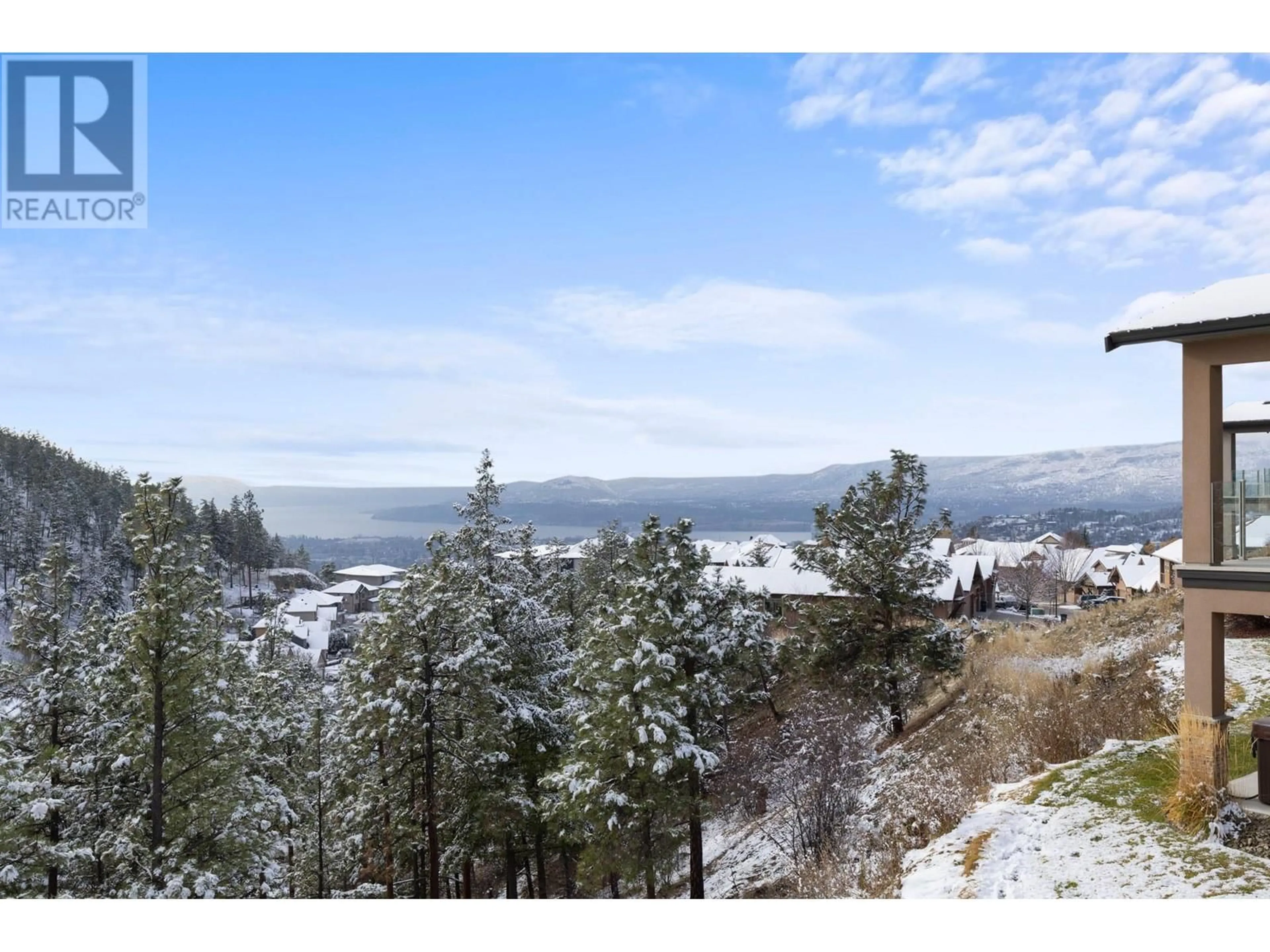 A pic from outside/outdoor area/front of a property/back of a property/a pic from drone, unknown for 17 - 588 HARROGATE LANE, Kelowna British Columbia V1V3C1