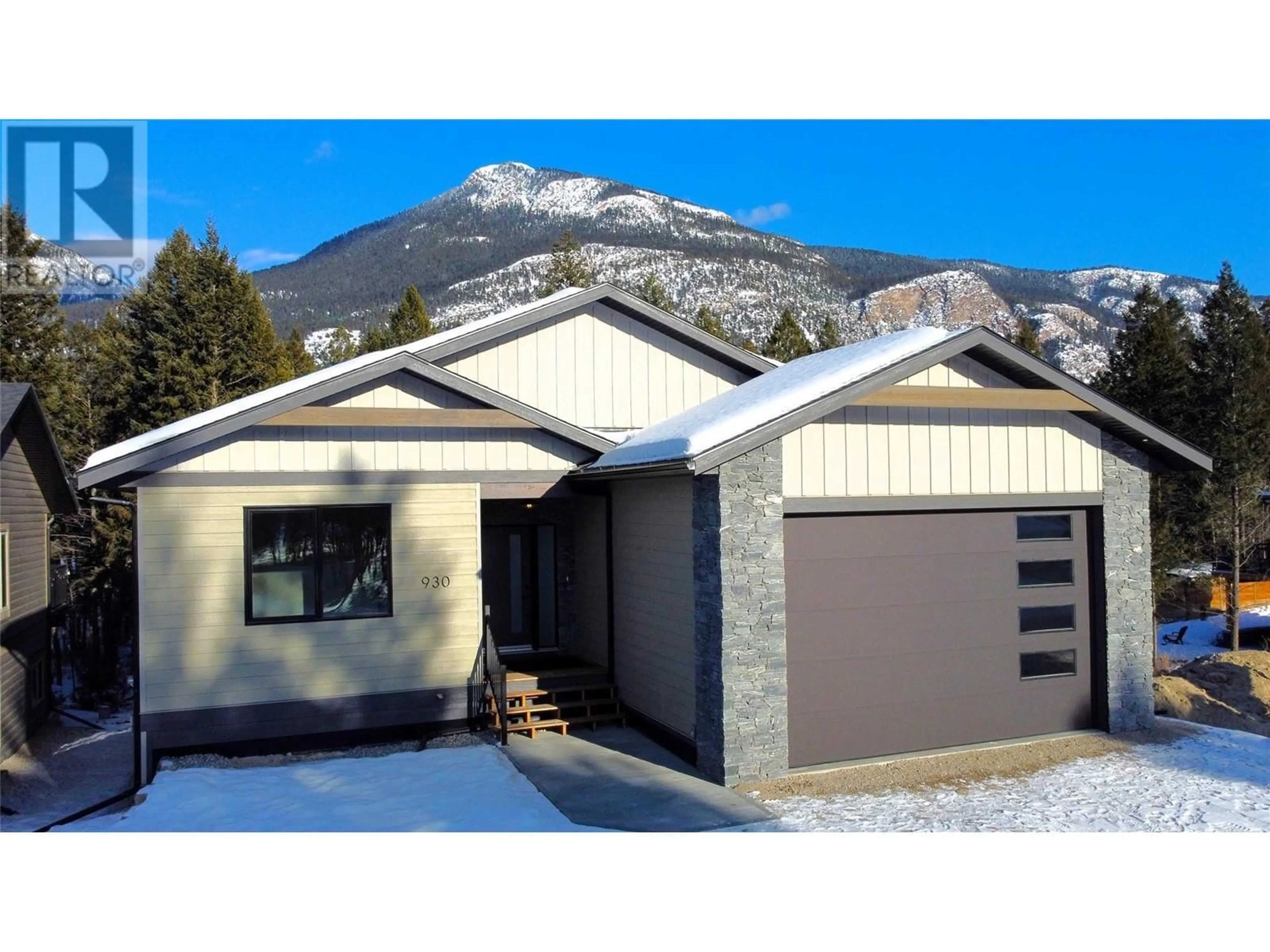 Home with vinyl exterior material, mountain view for 930 COPPER POINT Way, Windermere British Columbia V0A1K3