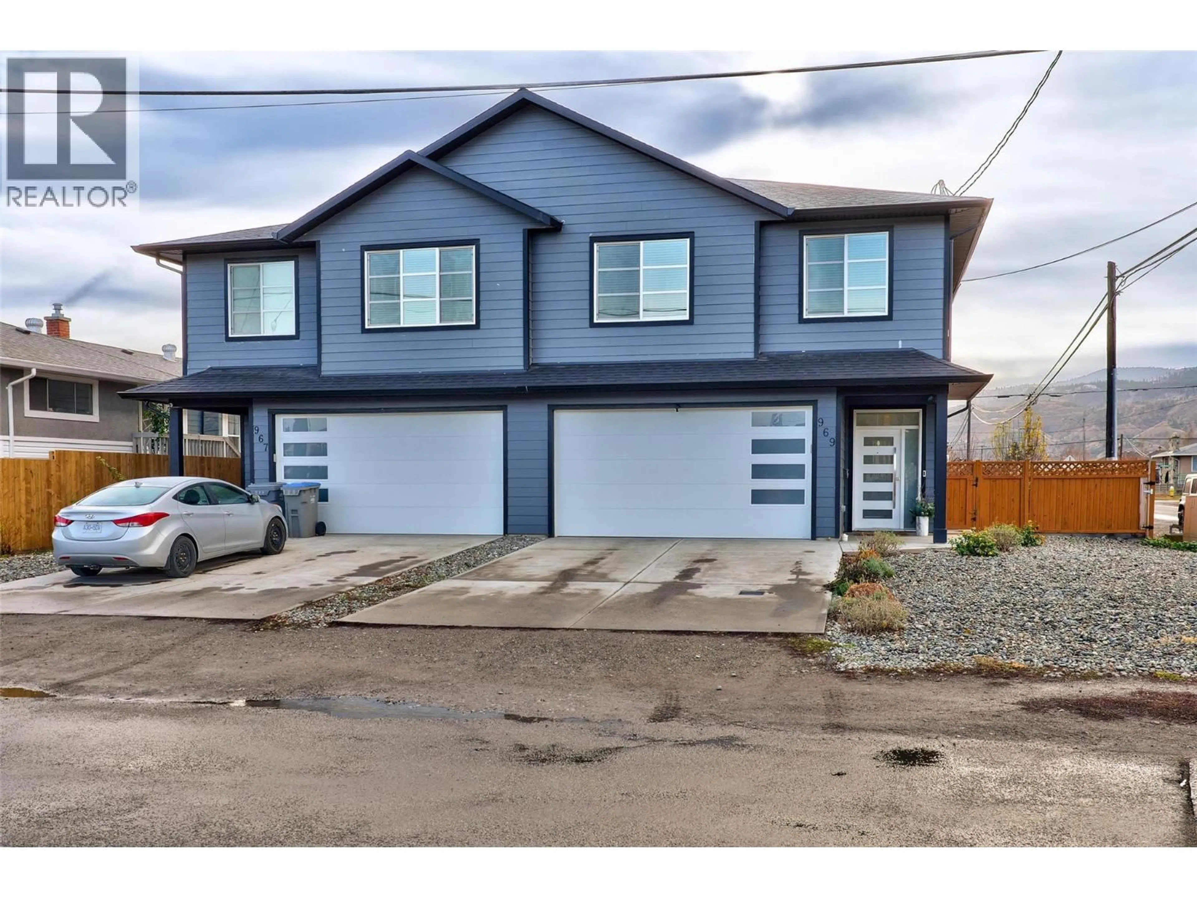 Home with vinyl exterior material, street for 969 LETHBRIDGE AVENUE, Kamloops British Columbia V2B1X9