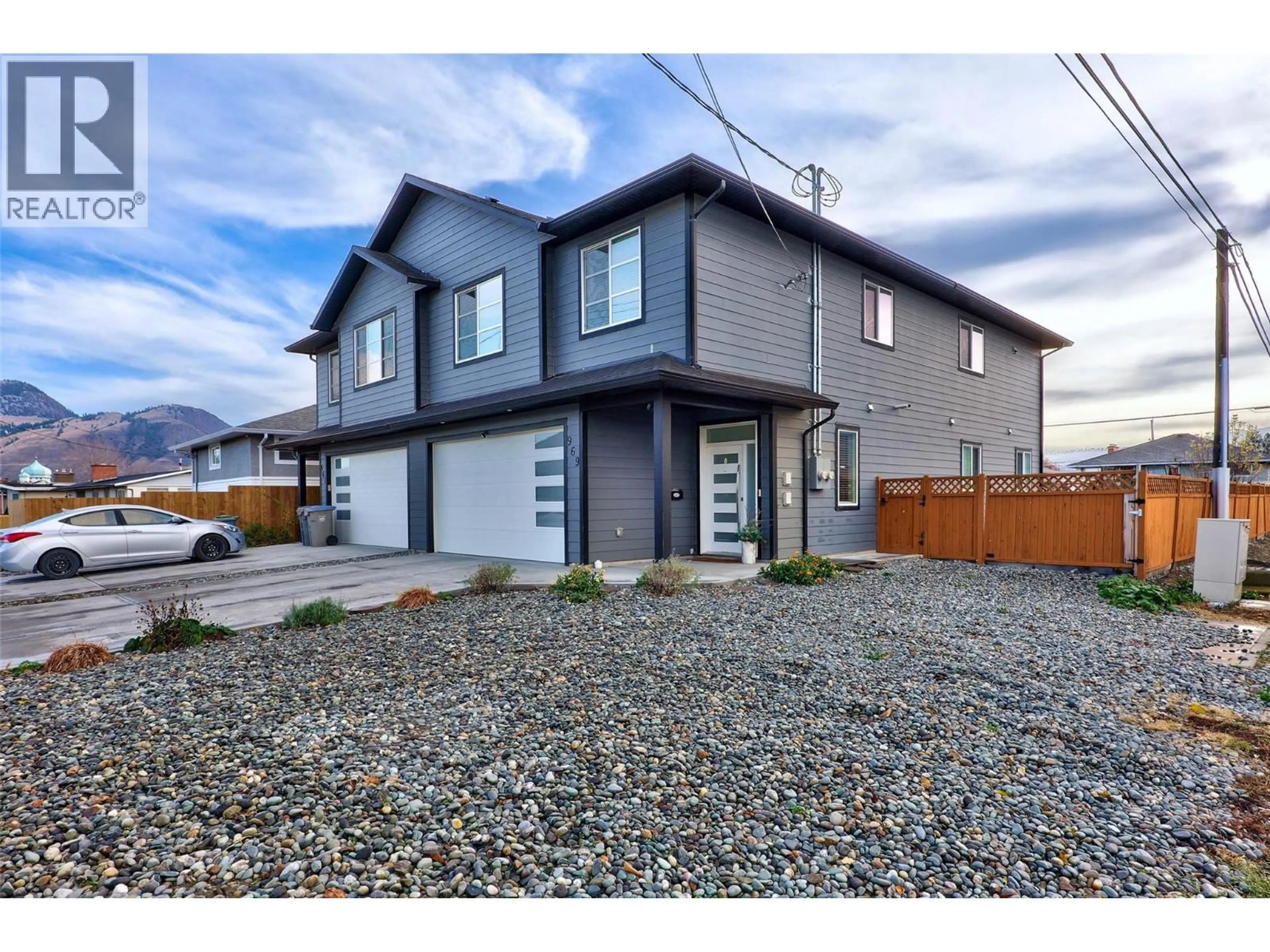 Home with vinyl exterior material, street for 969 LETHBRIDGE AVENUE, Kamloops British Columbia V2B1X9
