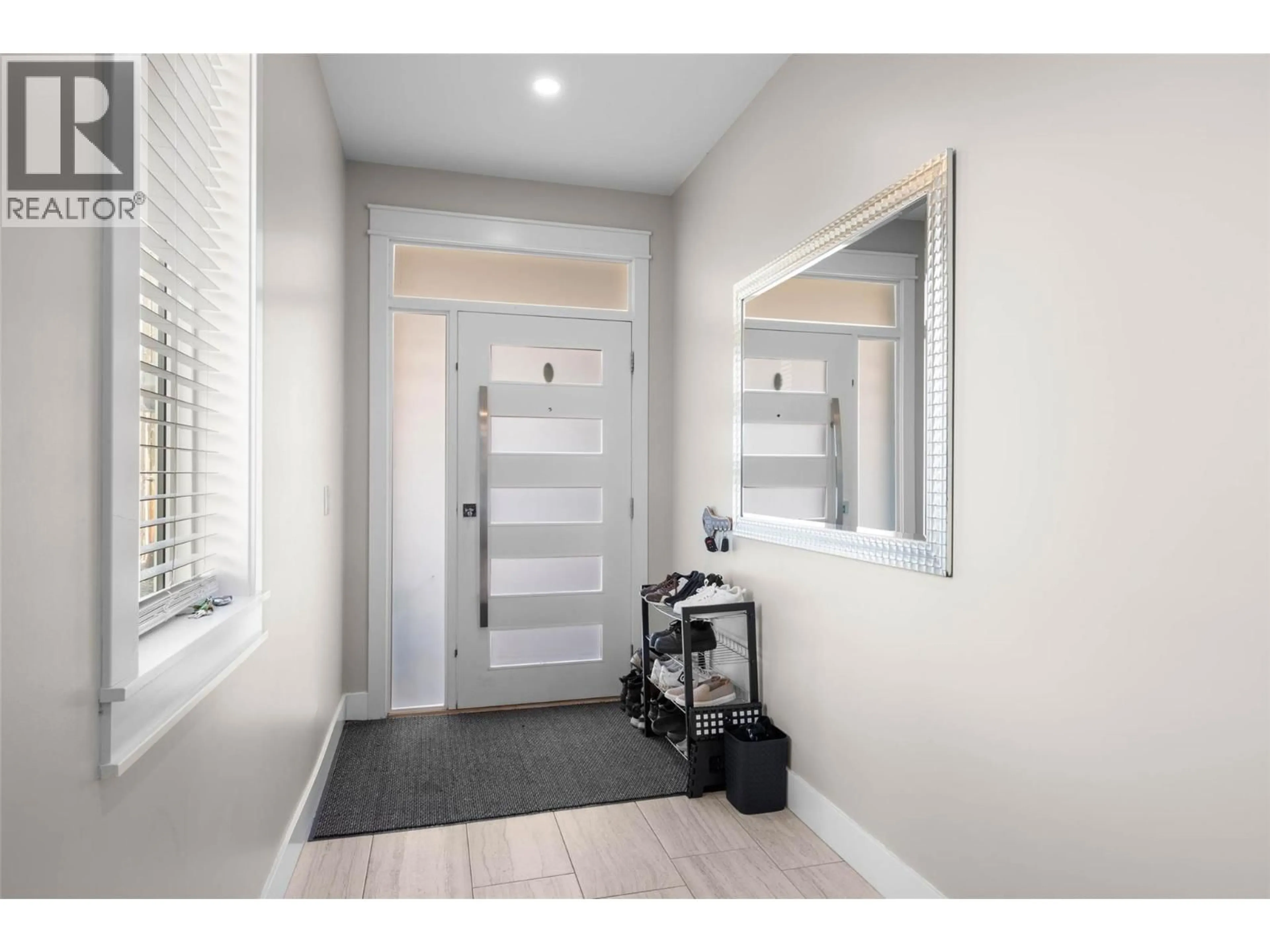 Indoor entryway for 969 LETHBRIDGE AVENUE, Kamloops British Columbia V2B1X9