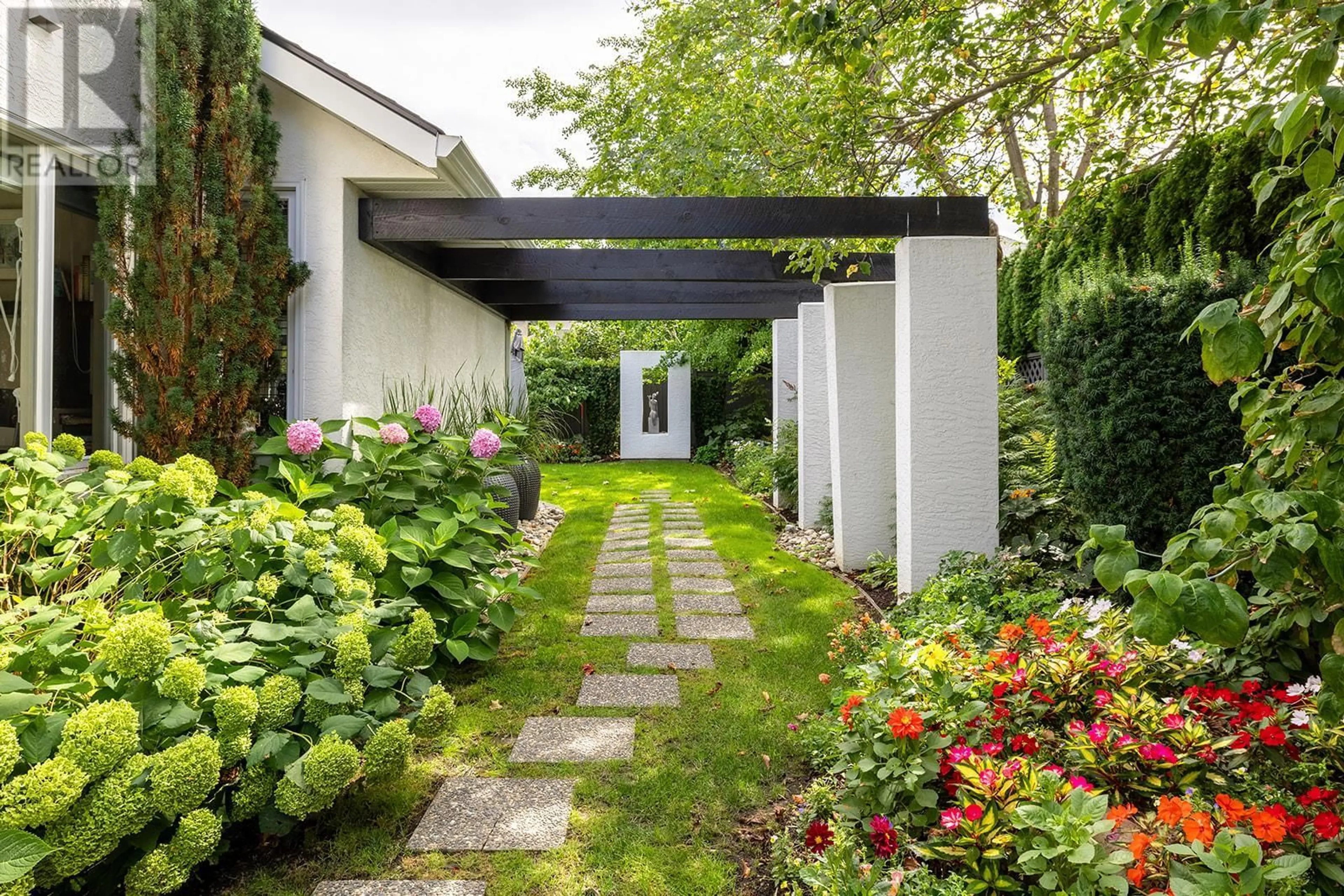 Patio, street for 469 CARONA CRESCENT, Kelowna British Columbia V1W3C6