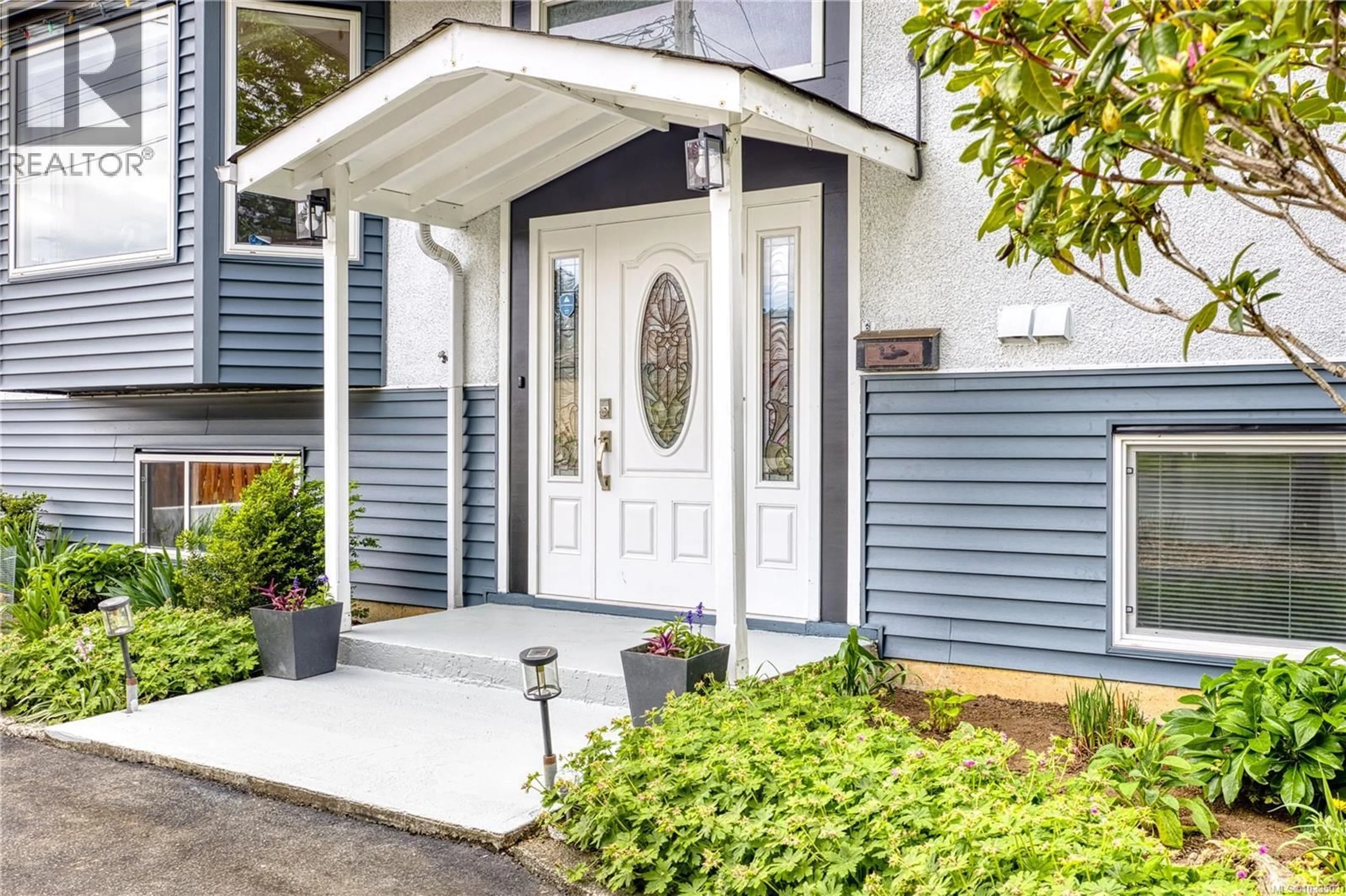 Home with vinyl exterior material, street for 4086 SHAUGHNESSY STREET, Port Alberni British Columbia V9Y6E5