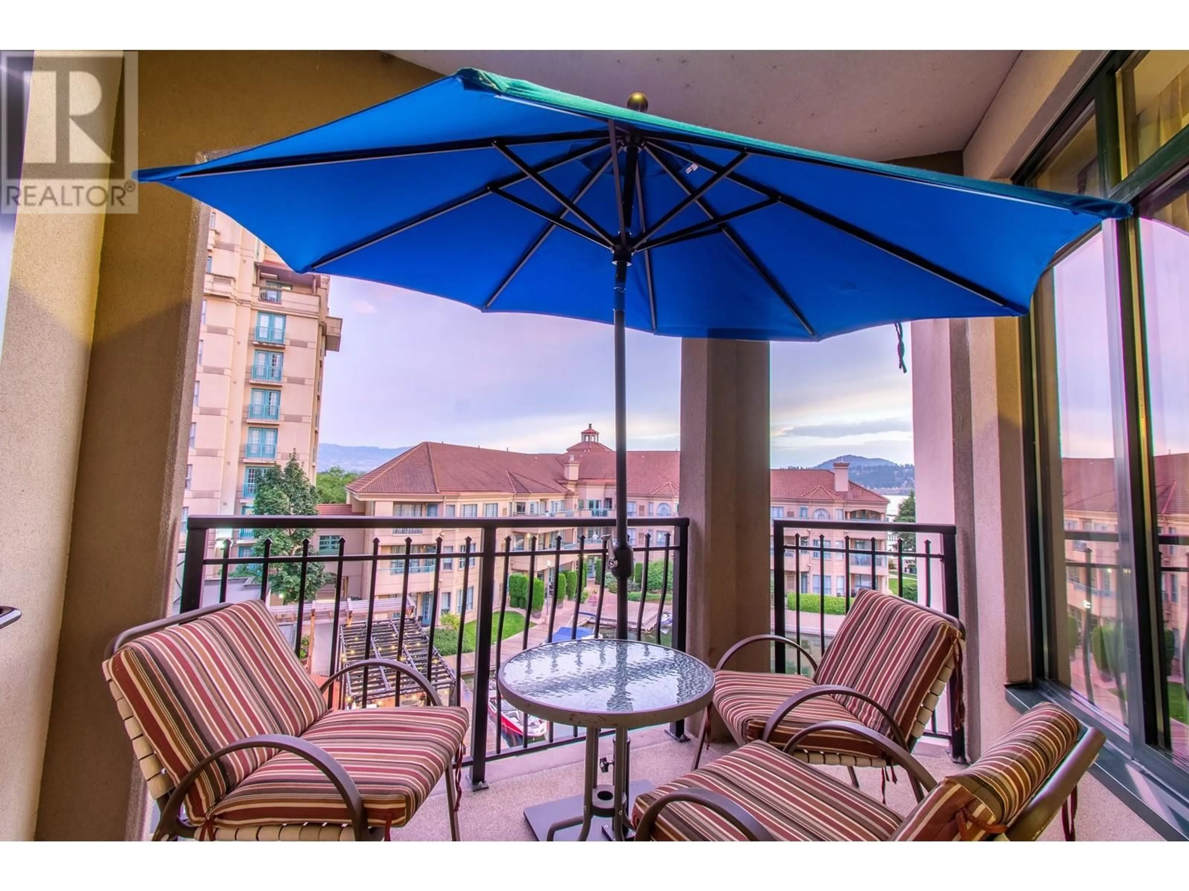 Patio, water/lake/river/ocean view for 450 - 1288 WATER STREET, Kelowna British Columbia V1Y9P3