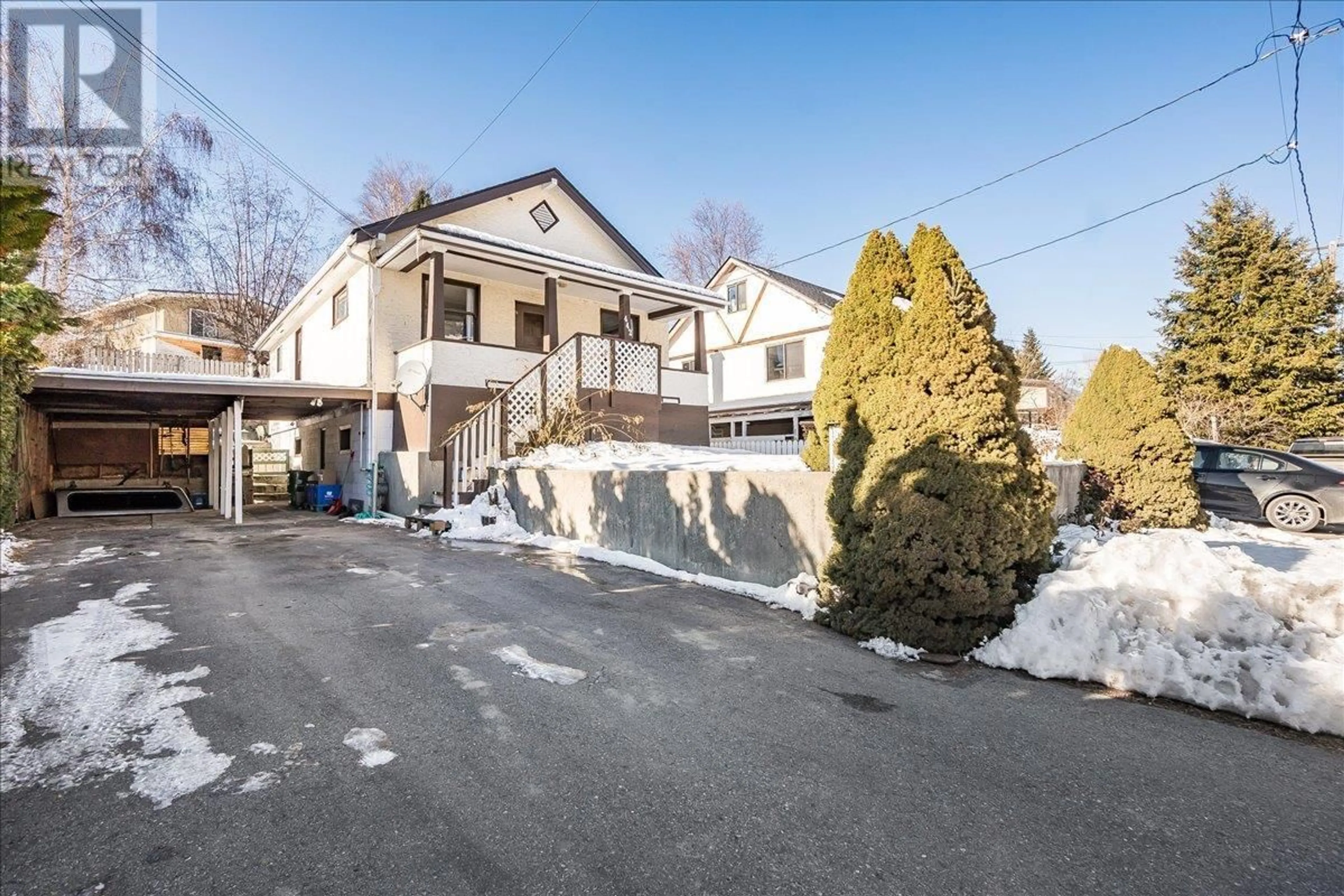 A pic from outside/outdoor area/front of a property/back of a property/a pic from drone, street for 442 3rd Avenue, Rivervale British Columbia V1R4V4