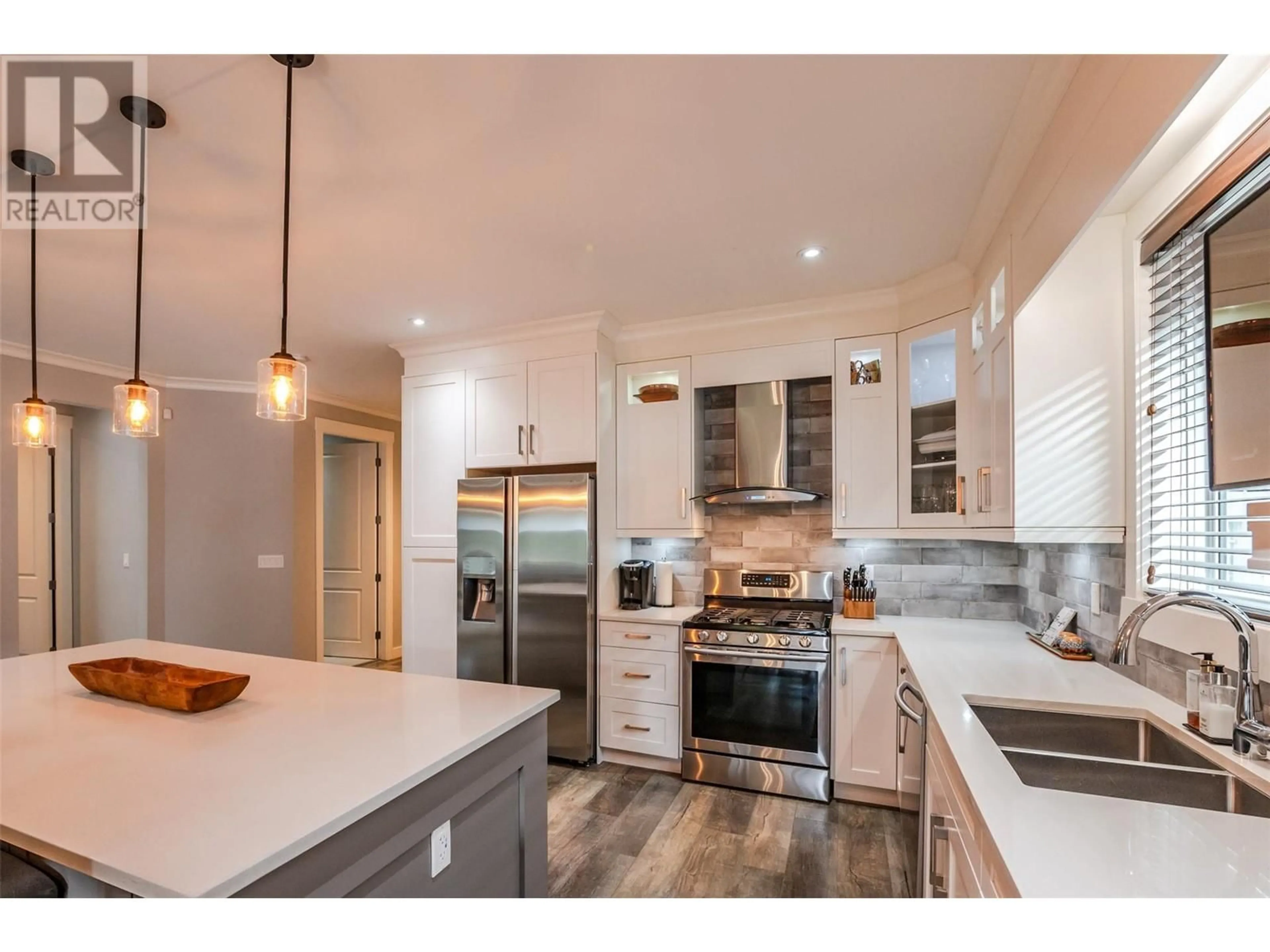 Open concept kitchen, unknown for 361 CHARDONNAY AVENUE, Oliver British Columbia V0H1T4