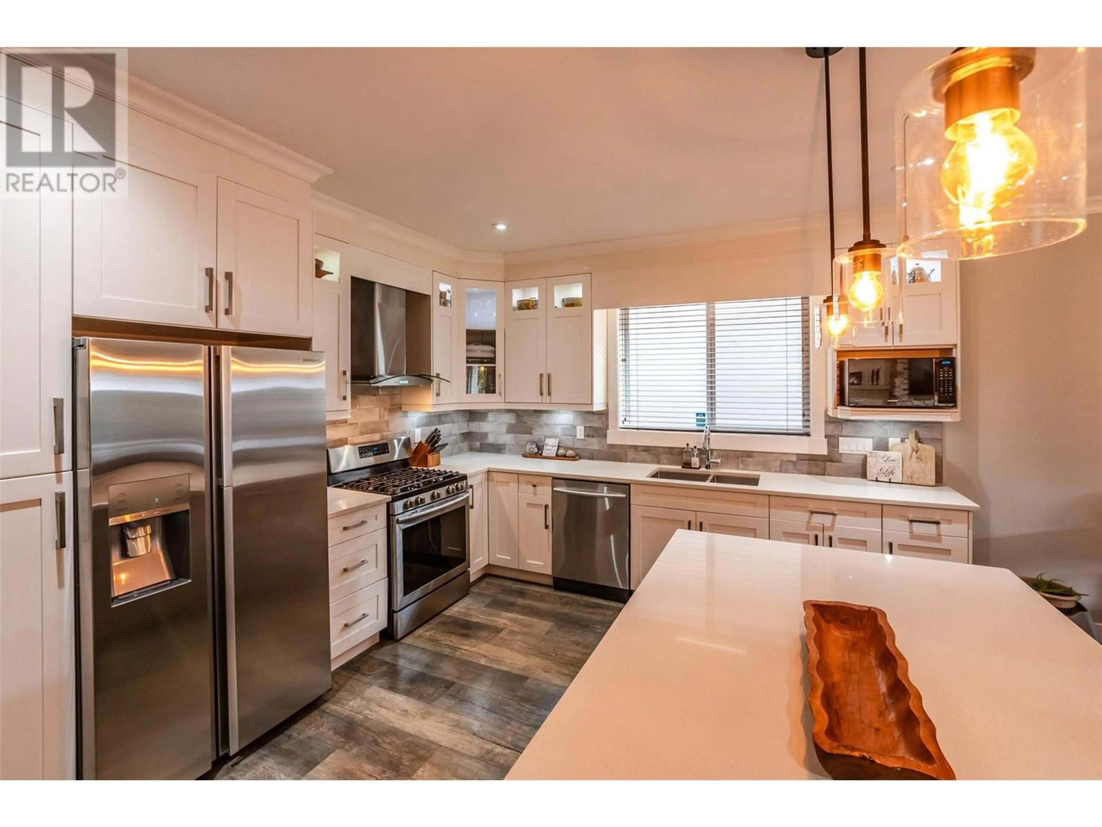 Open concept kitchen, unknown for 361 Chardonnay Avenue, Oliver British Columbia V0H1T4