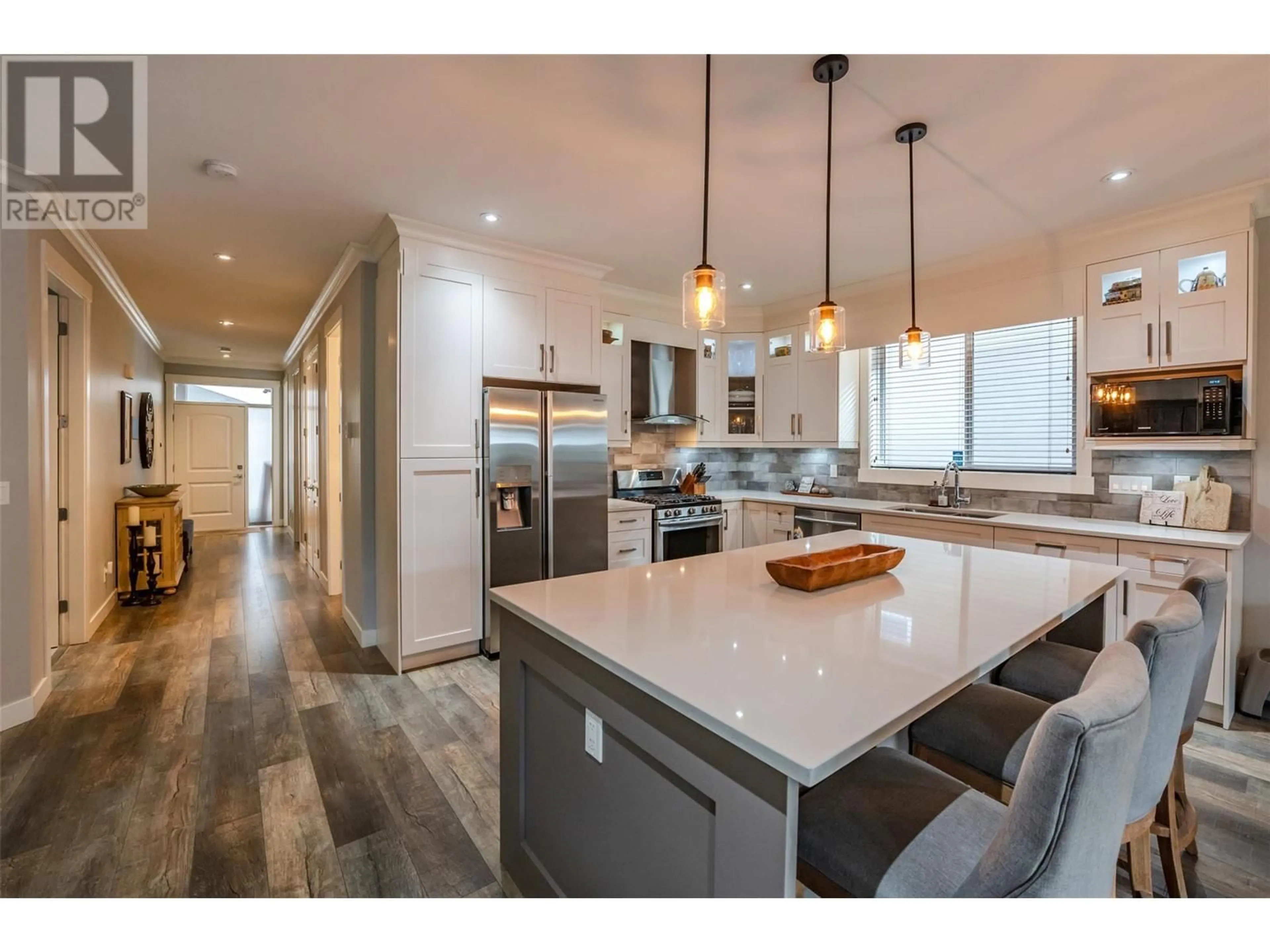 Open concept kitchen, unknown for 361 Chardonnay Avenue, Oliver British Columbia V0H1T4