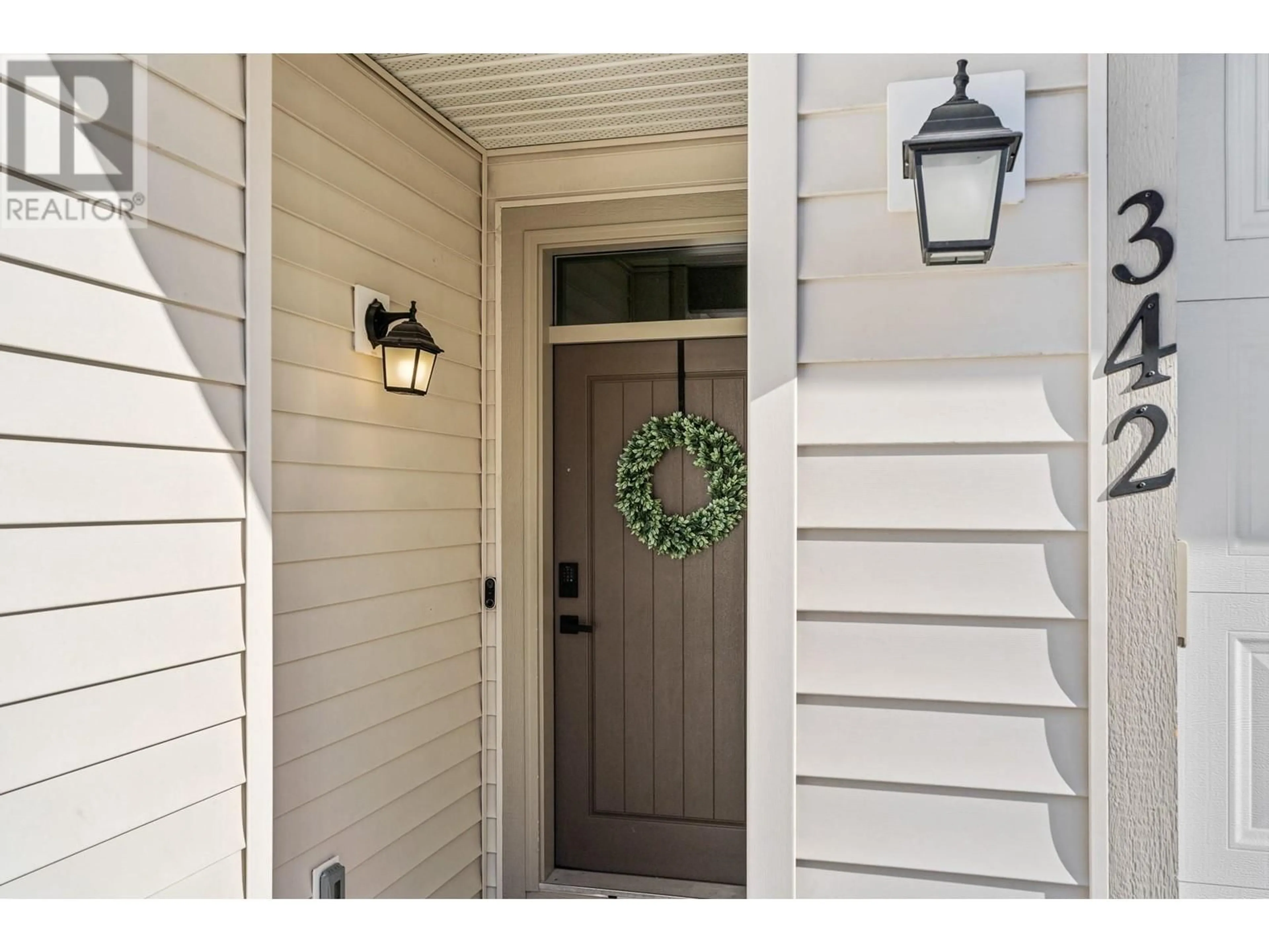 Indoor entryway for 342 WING Place, Kamloops British Columbia V2C0H2