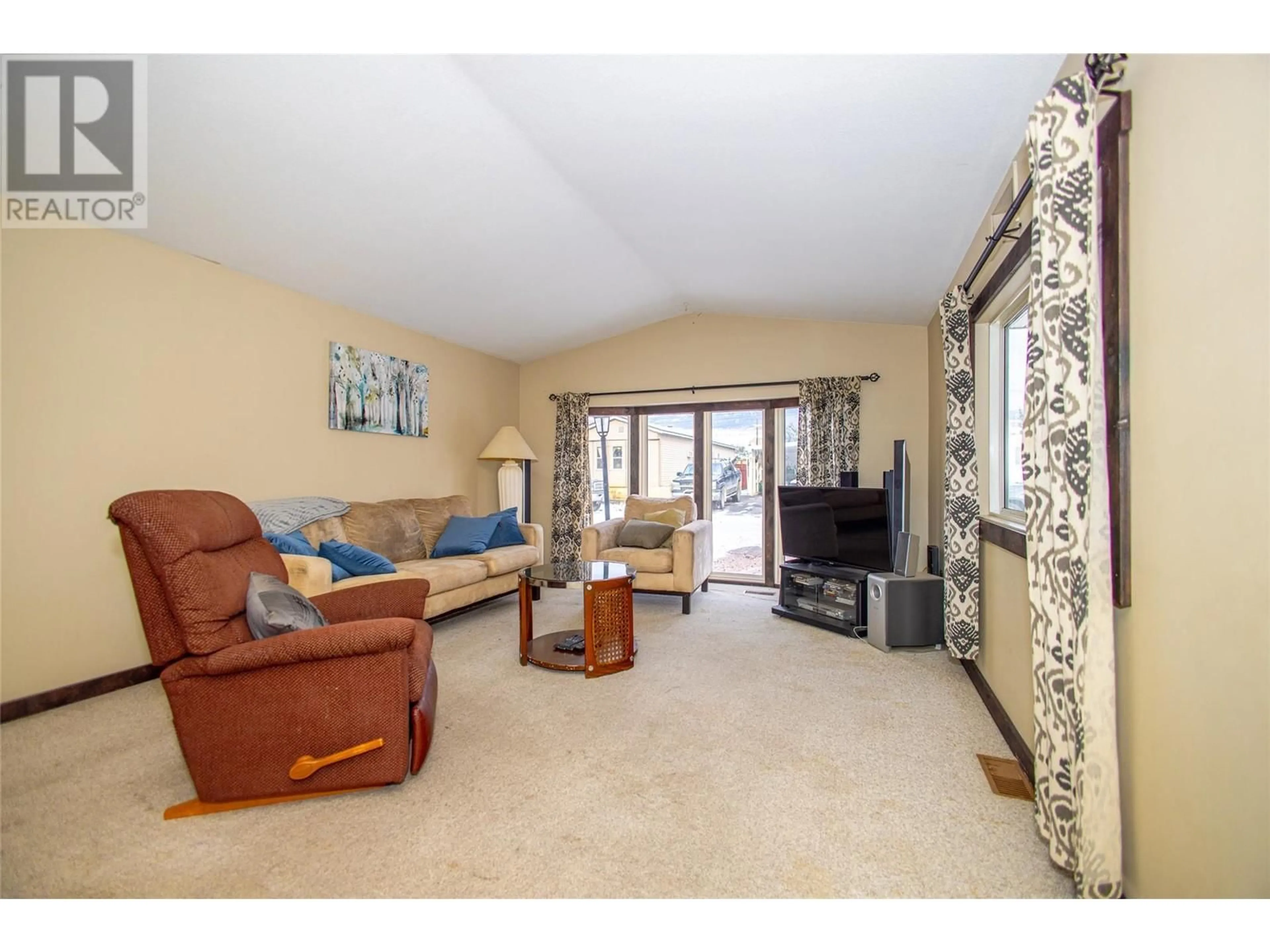 Living room with furniture, unknown for 61 - 720 COMMONWEALTH ROAD, Lake Country British Columbia V4V1R6