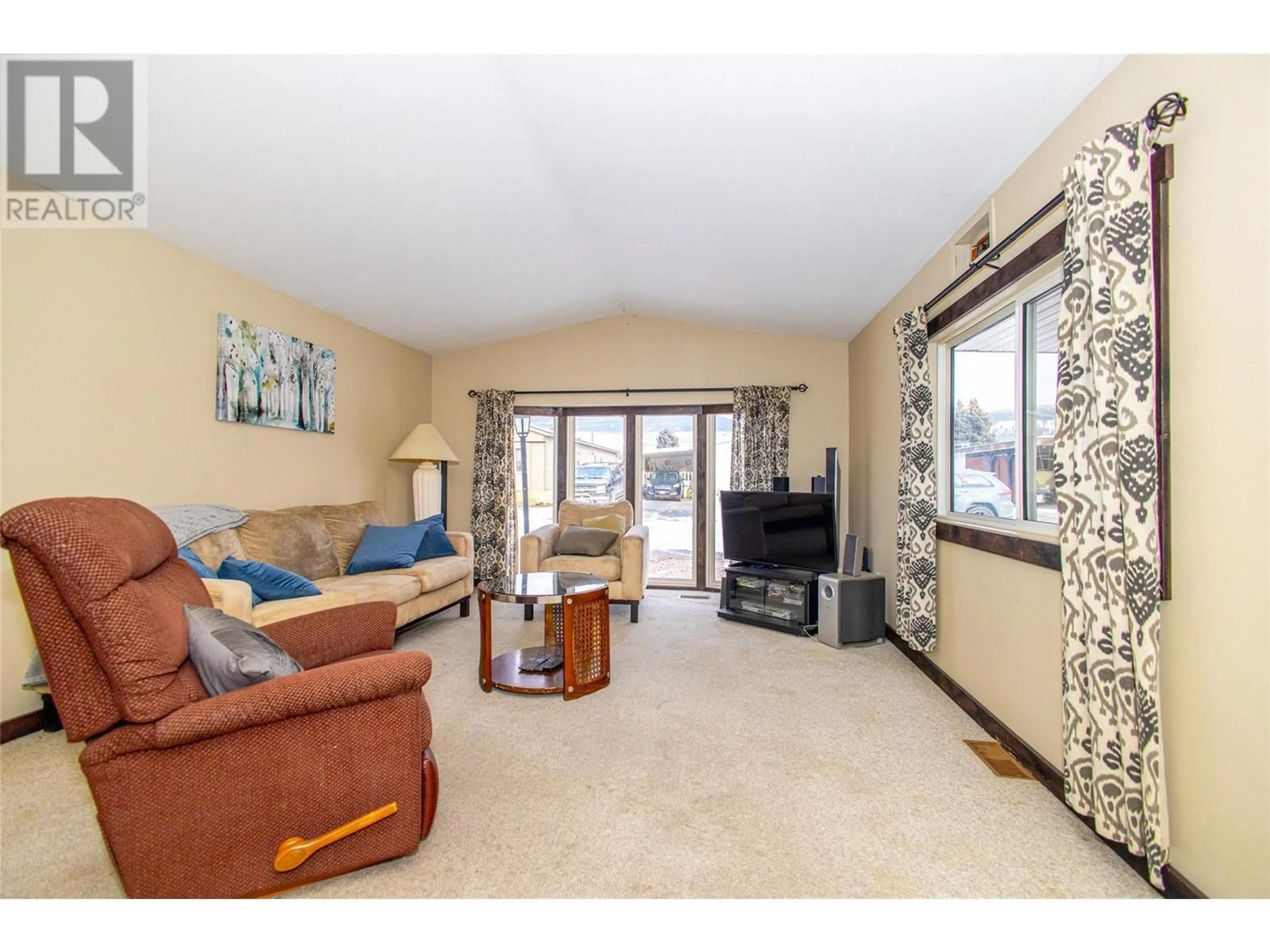 Living room with furniture, unknown for 61 - 720 COMMONWEALTH ROAD, Lake Country British Columbia V4V1R6