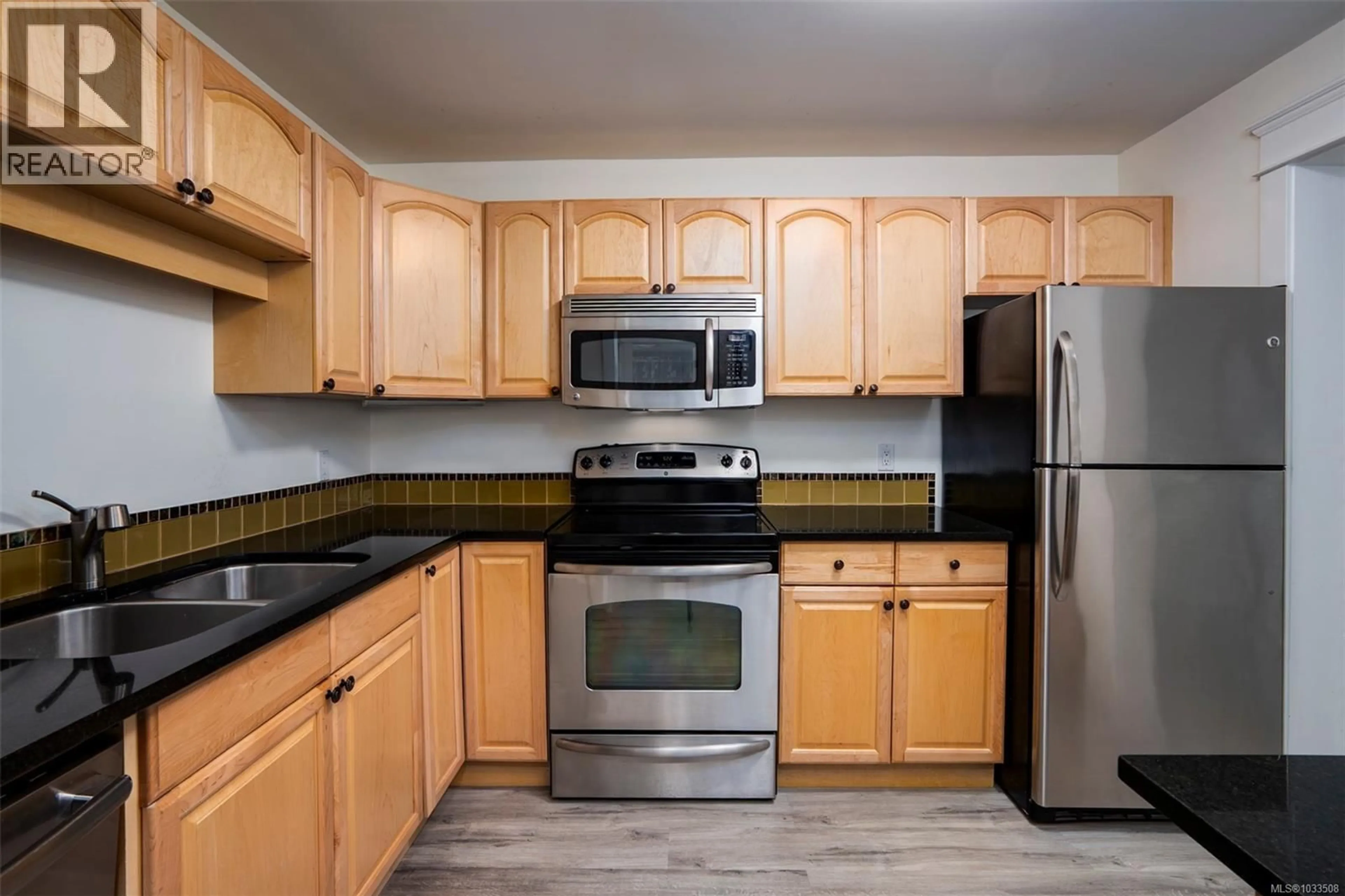 Standard kitchen, unknown for 308 - 3108 BARONS ROAD, Nanaimo British Columbia V9T4B5
