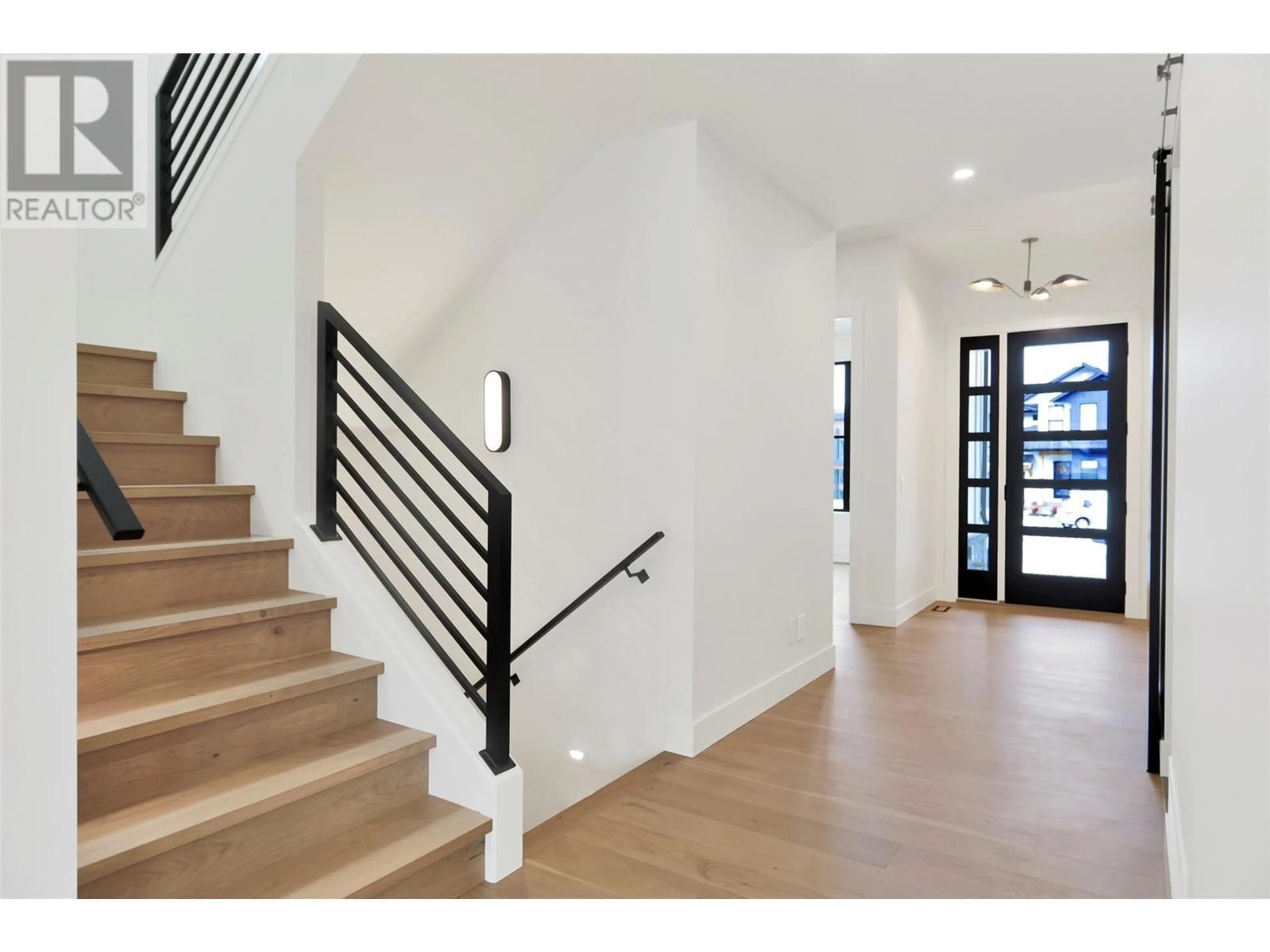 Unknown for 5533 FOOTHILL COURT, Kelowna British Columbia V1W0C4