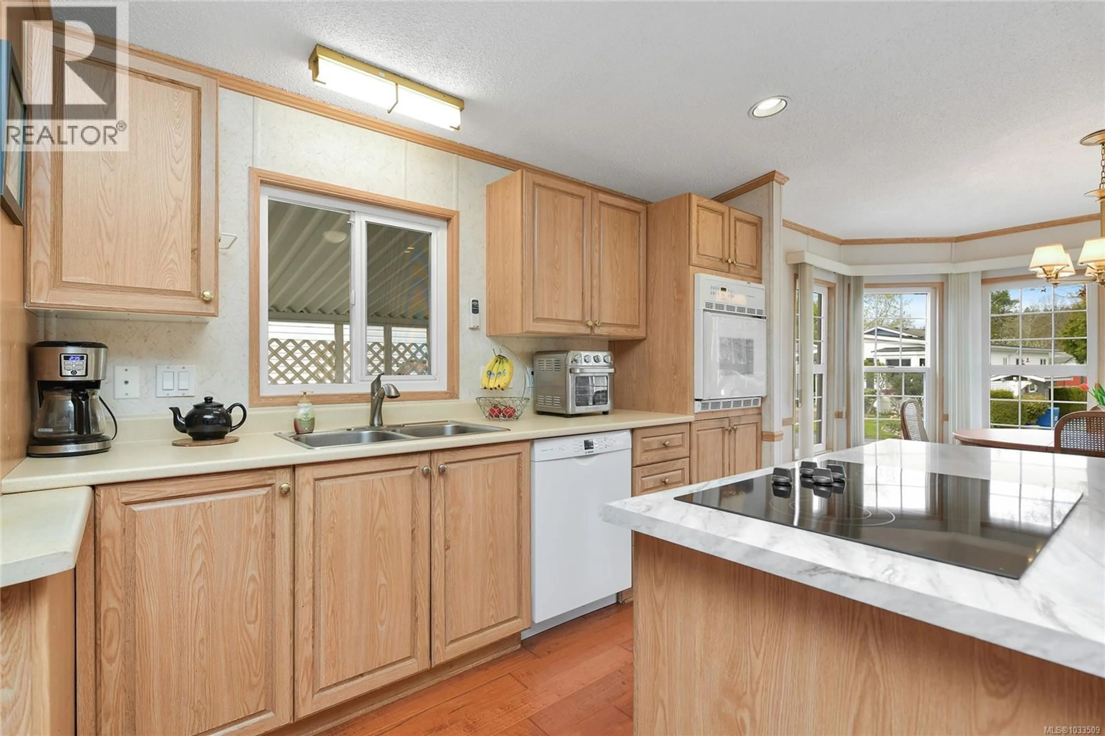 Standard kitchen, unknown for 8 - 7401 CENTRAL SAANICH ROAD, Central Saanich British Columbia V8M2B5
